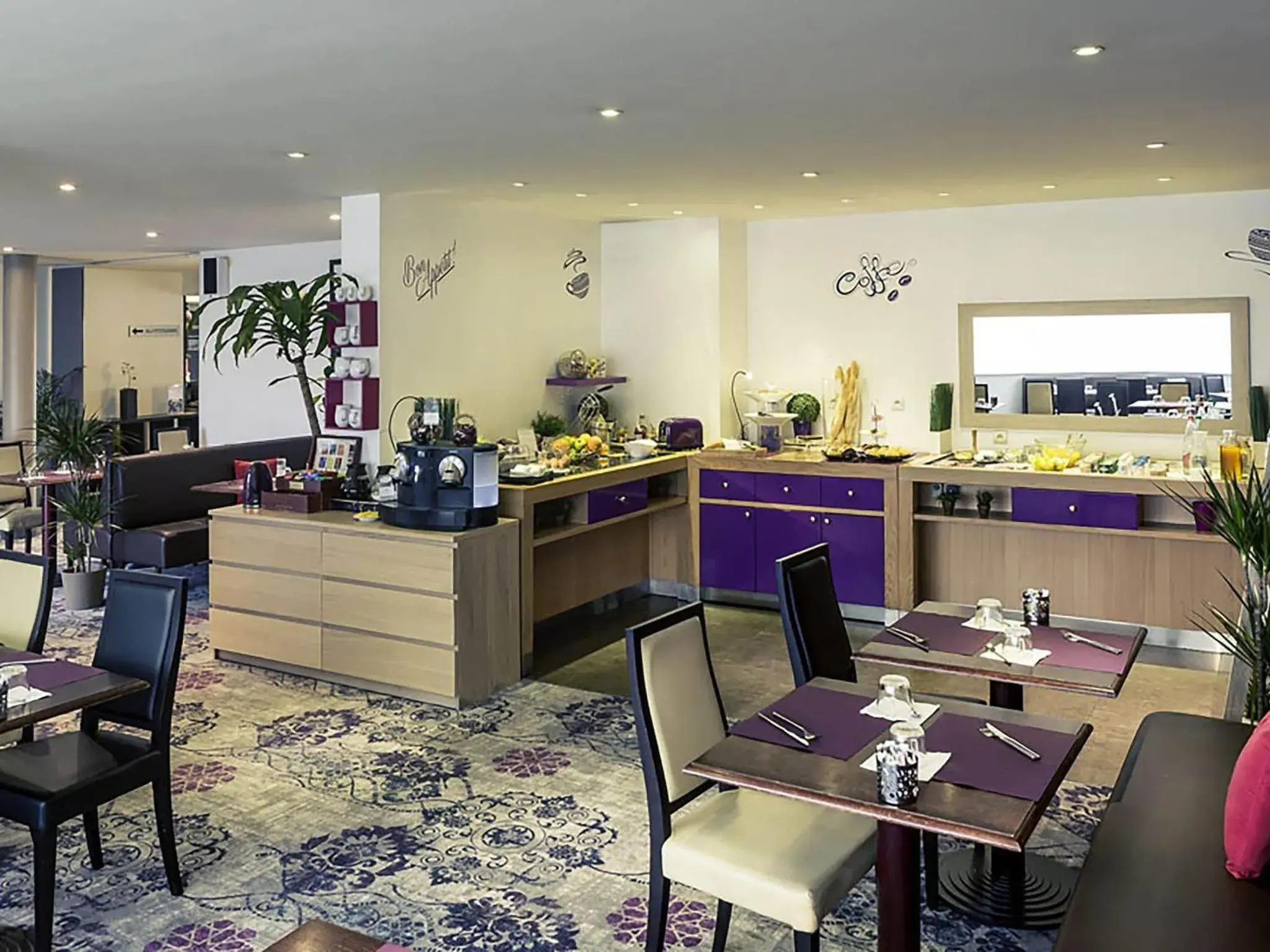 Property building in Hotel Mercure Rennes Cesson Property building in Hotel Mercure Rennes Cesson