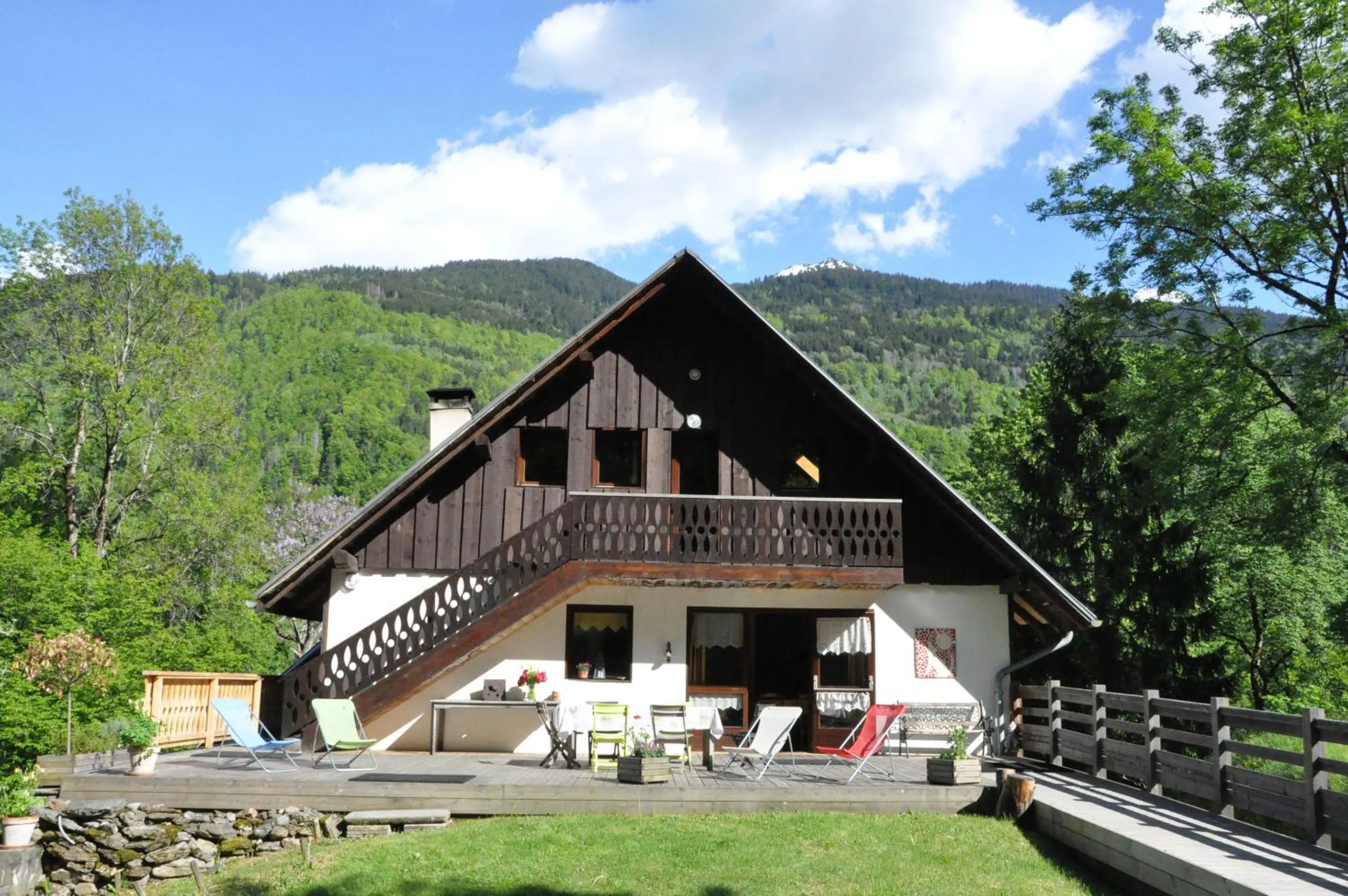 Property building in La Grange Aux Loups
