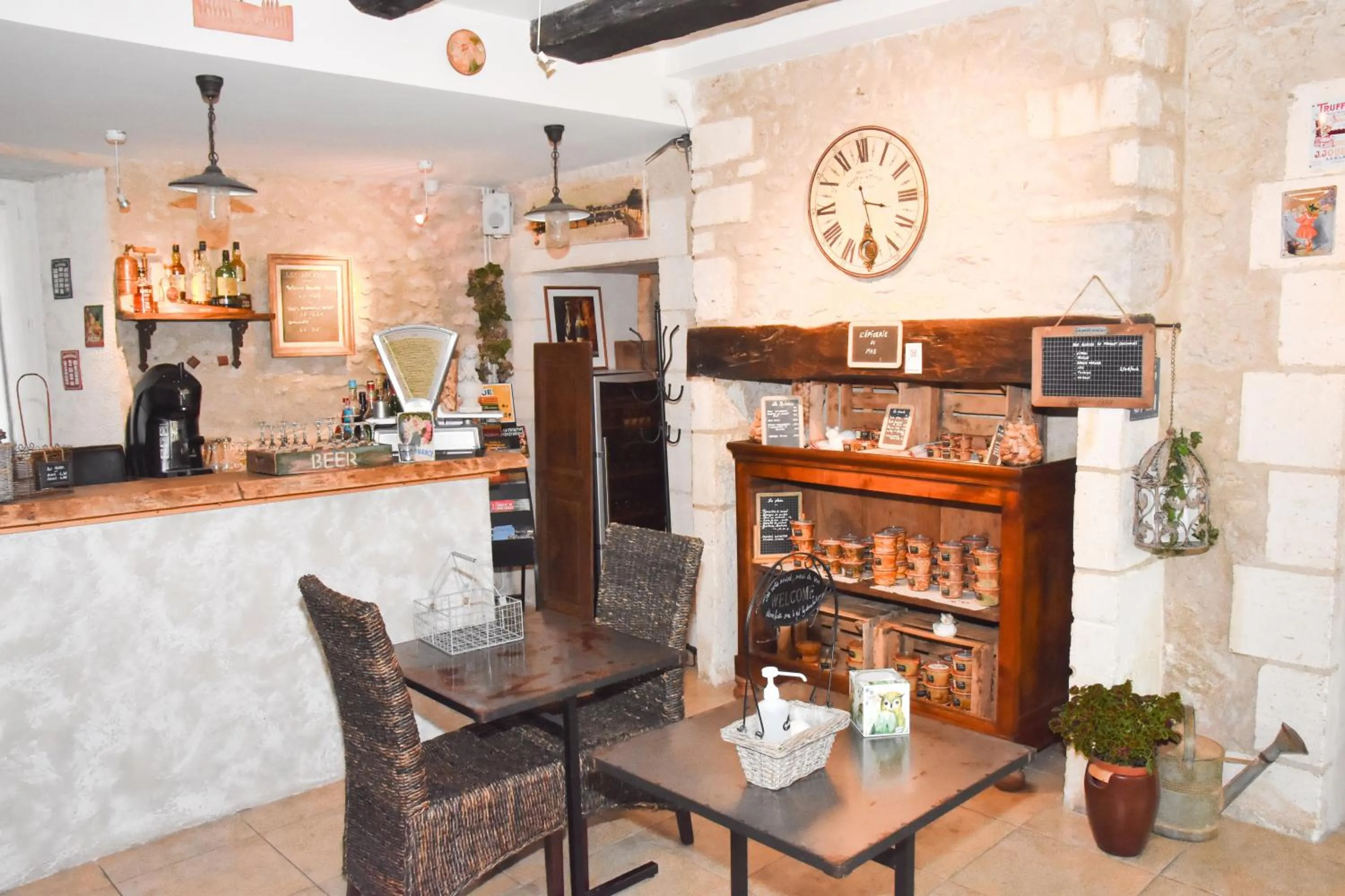Lounge or bar in Le Mas Des Bories - Grand Perigueux