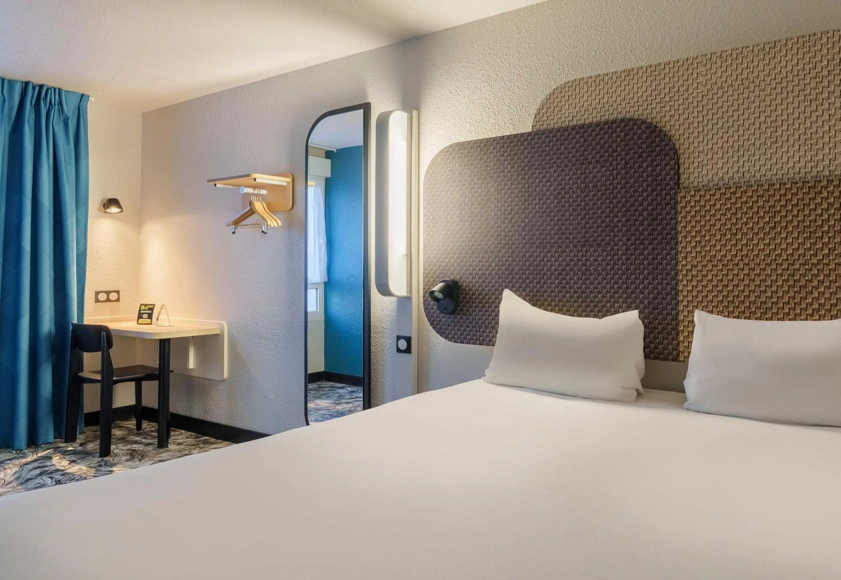 Photo of the whole room, Bed in B&B HOTEL Troyes Centre