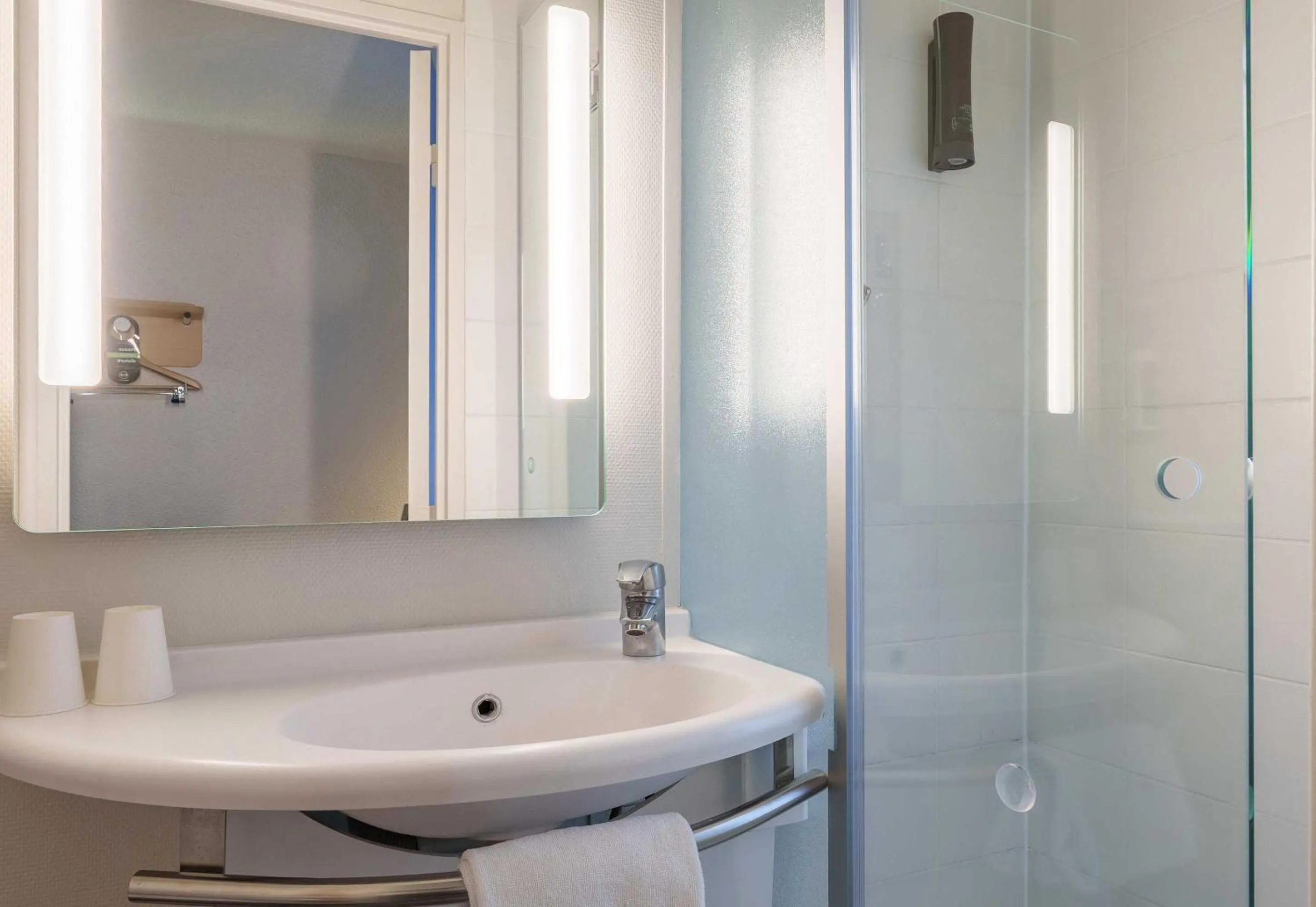 Bathroom in B&B HOTEL Troyes Centre