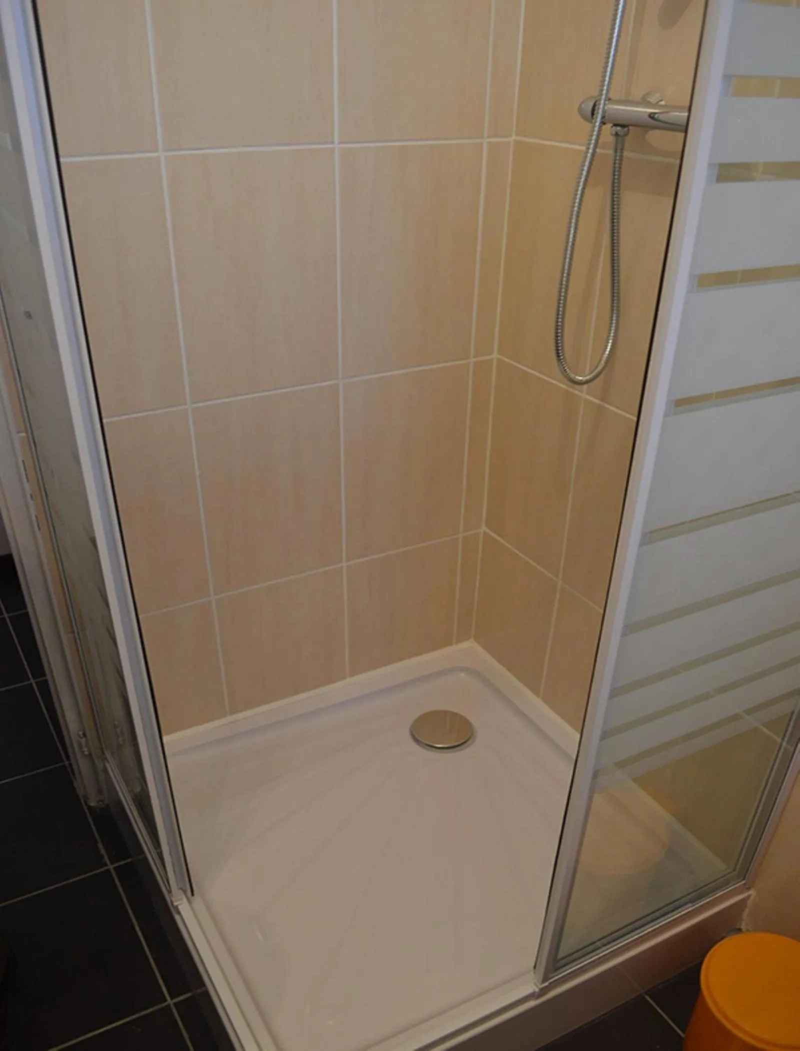 Shower in Hôtel Timgad