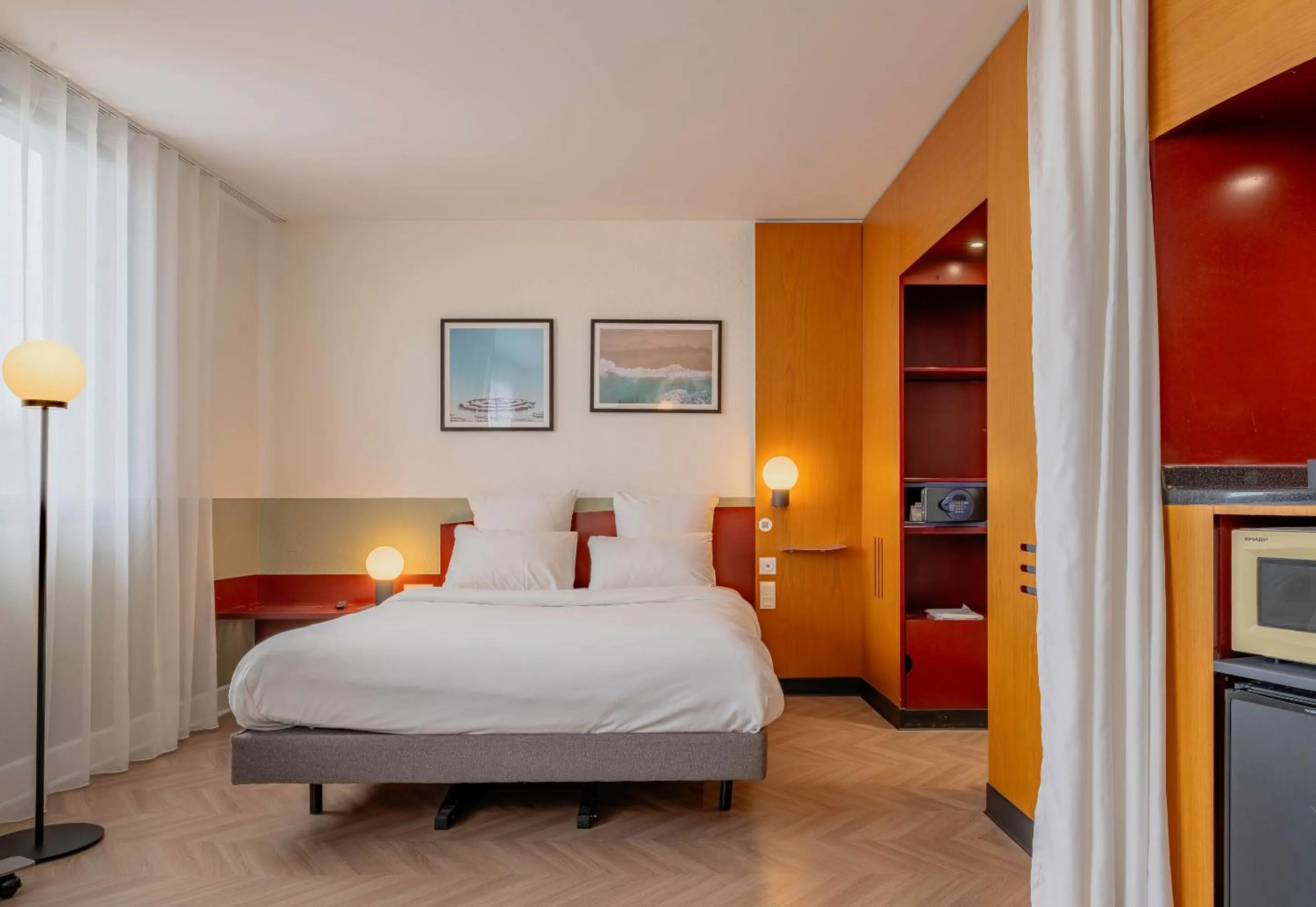 Bedroom, Bed in B&B HOTEL Calais Terminal Cité Europe 4 étoiles