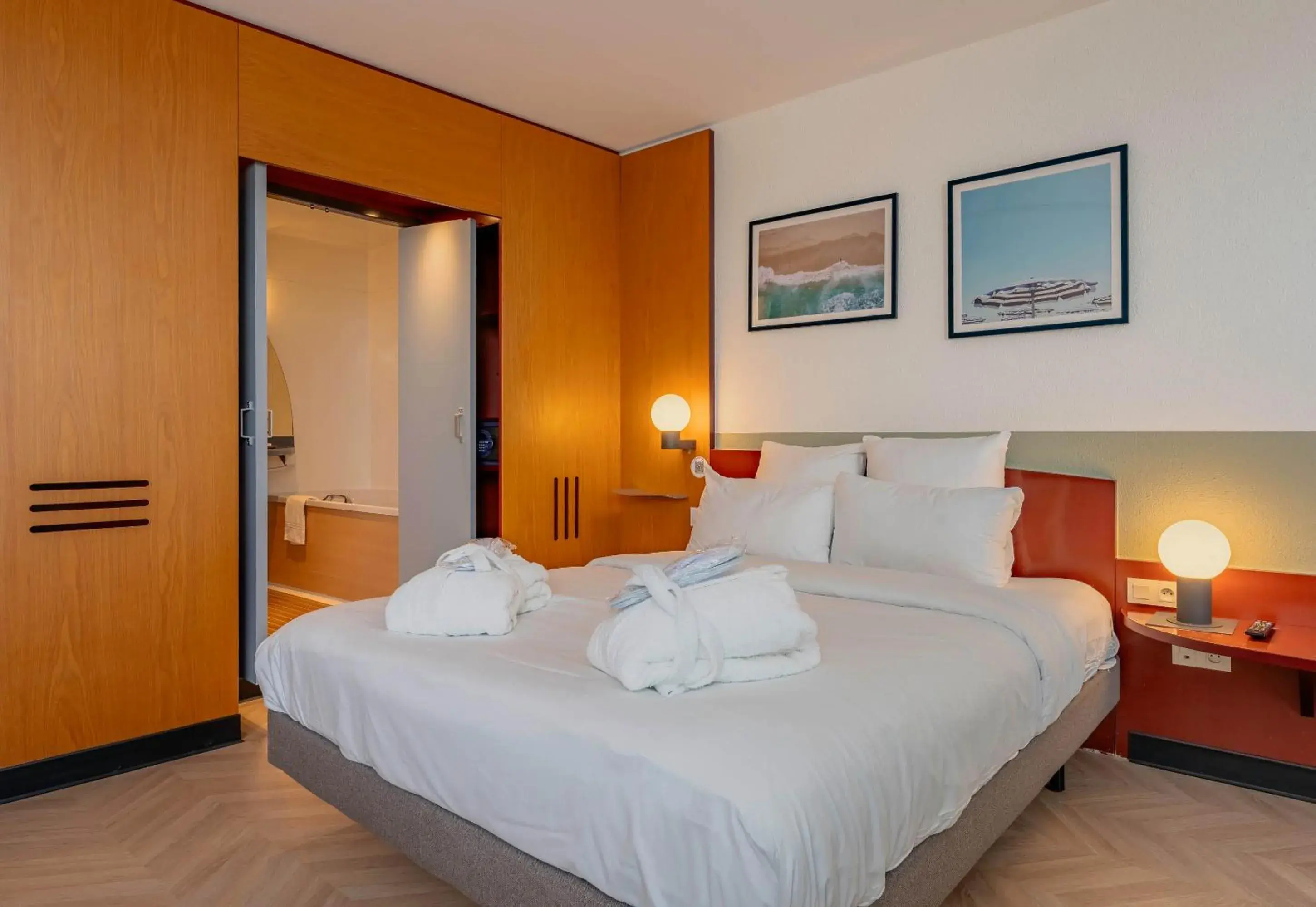 Superior Double Room in B&B HOTEL Calais Terminal Cité Europe 4 étoiles Superior Double Room in B&B HOTEL Calais Terminal Cité Europe 4 étoiles