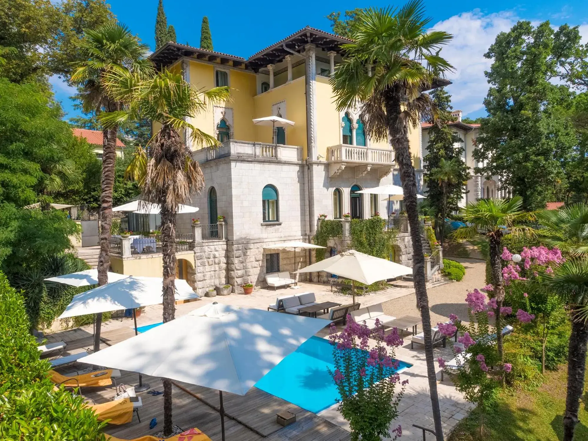 Property building in Hotel Villa Astra Property building in Hotel Villa Astra