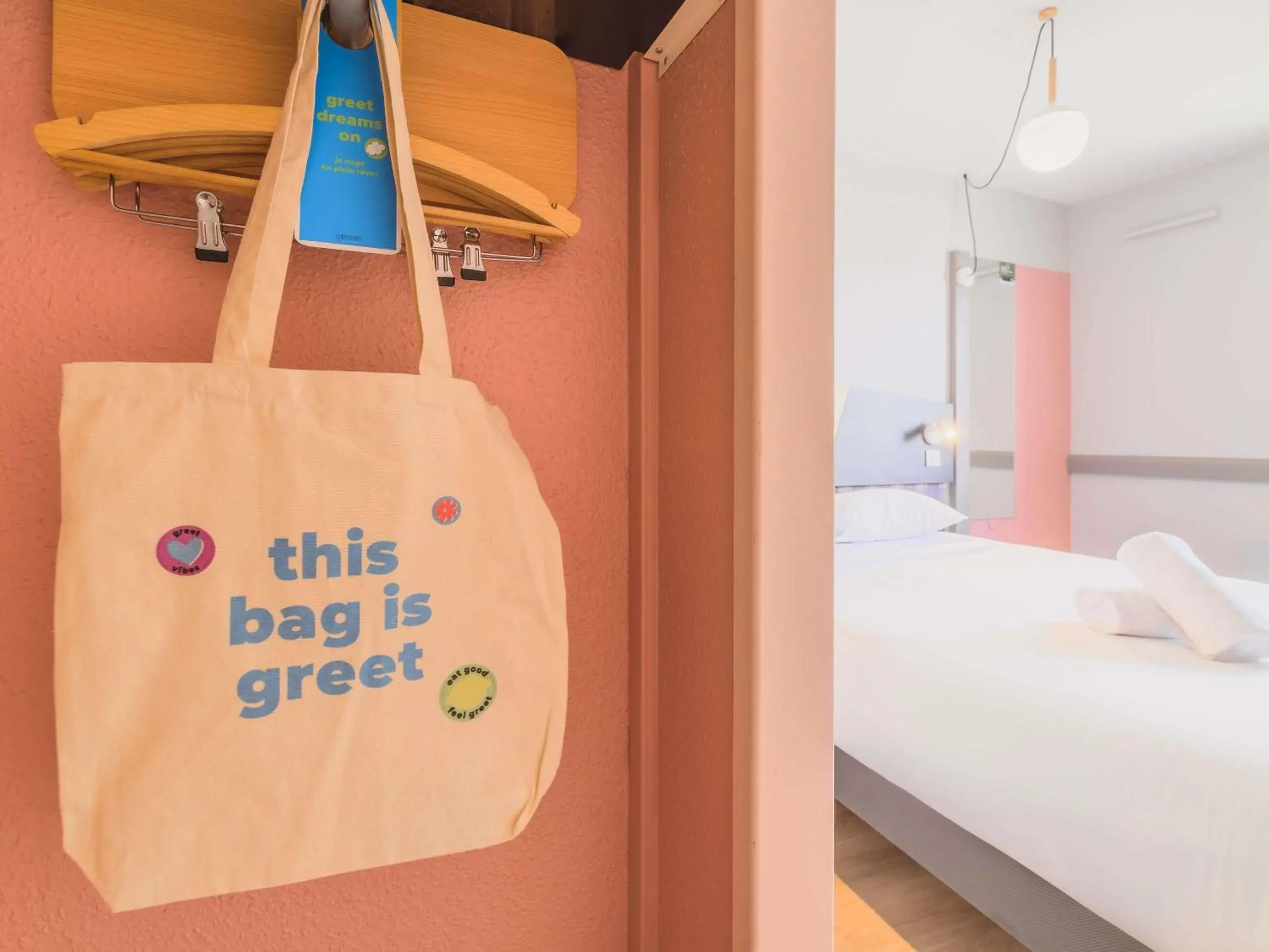 Bedroom, Bed in greet hôtel Annecy Cran-Gevrier by Accor Bedroom, Bed in greet hôtel Annecy Cran-Gevrier by Accor