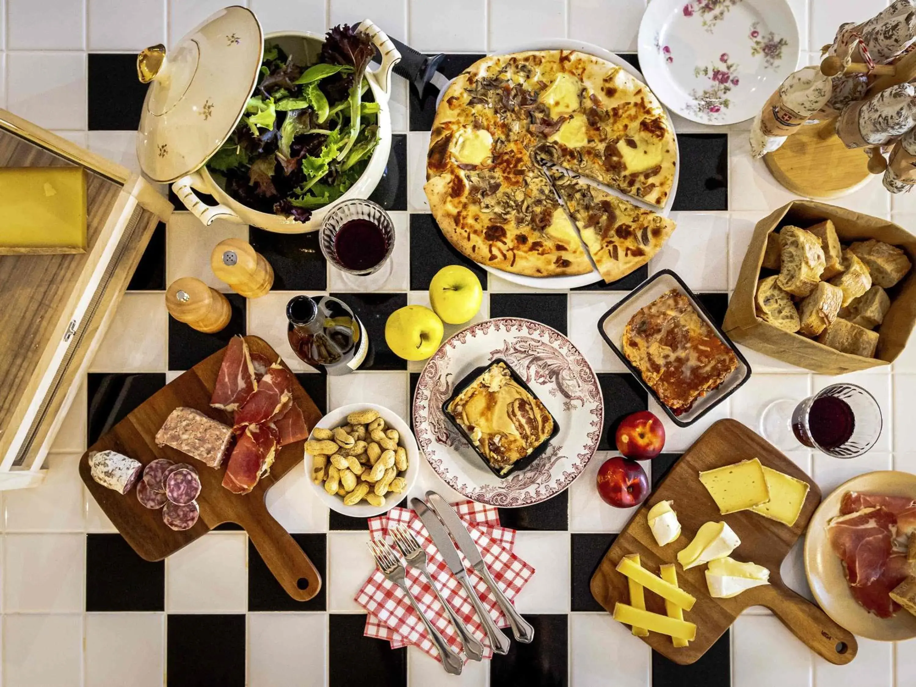 Restaurant/places to eat in greet hôtel Annecy Cran-Gevrier by Accor Restaurant/places to eat in greet hôtel Annecy Cran-Gevrier by Accor