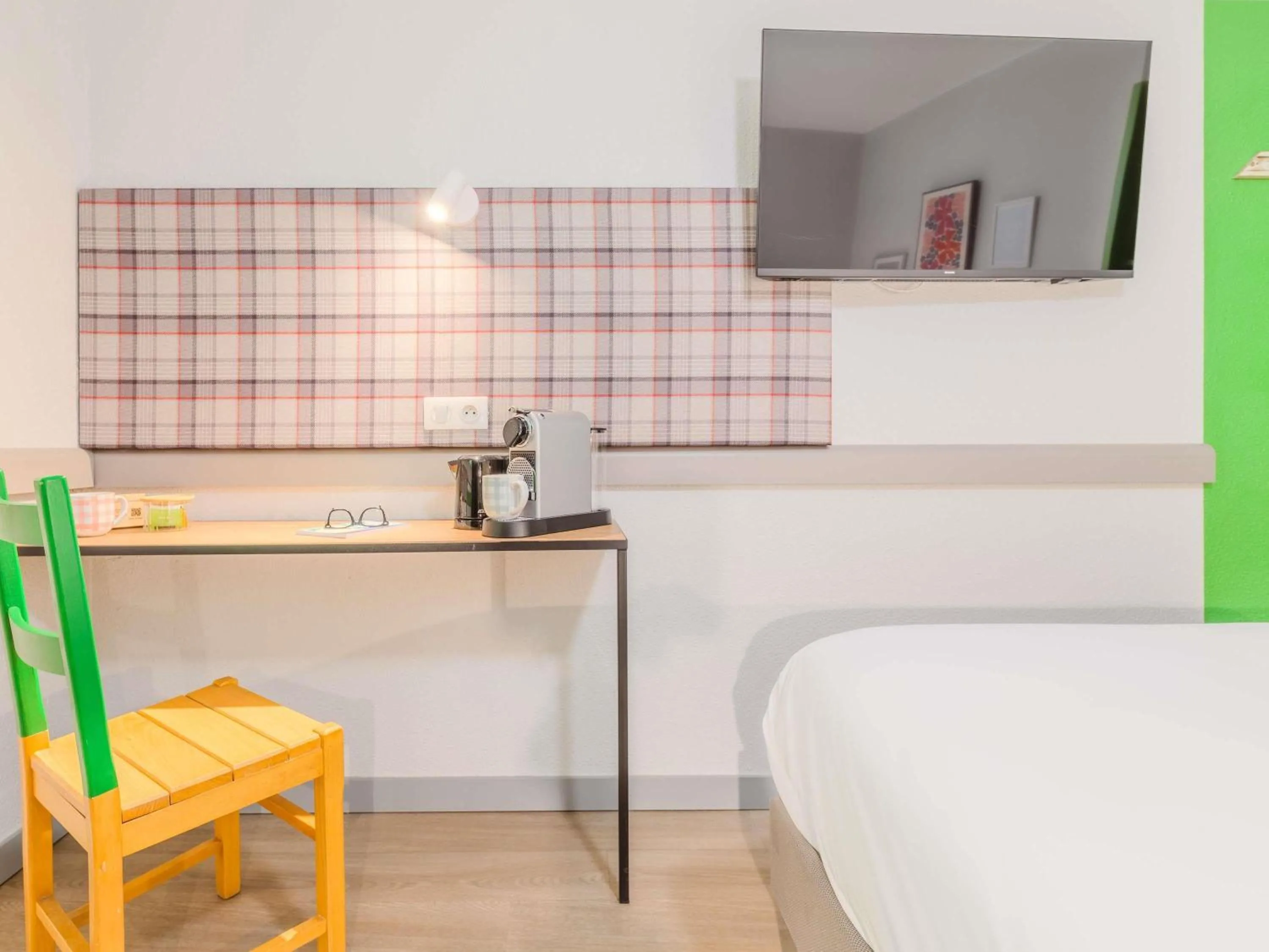 Bedroom, Bed in greet hôtel Annecy Cran-Gevrier by Accor