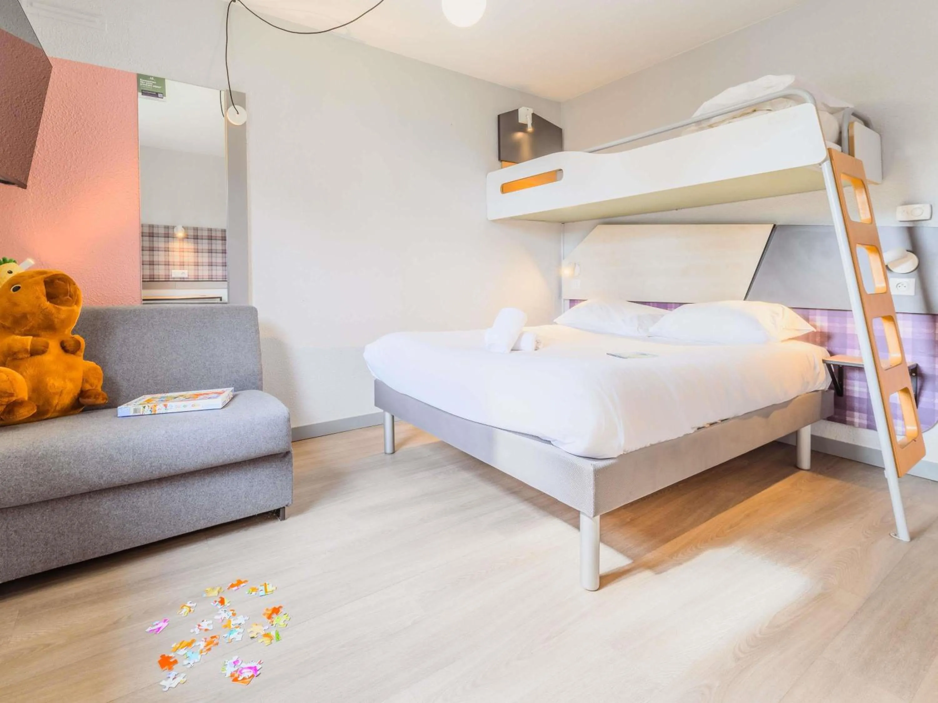 Bedroom, Bed in greet hôtel Annecy Cran-Gevrier by Accor