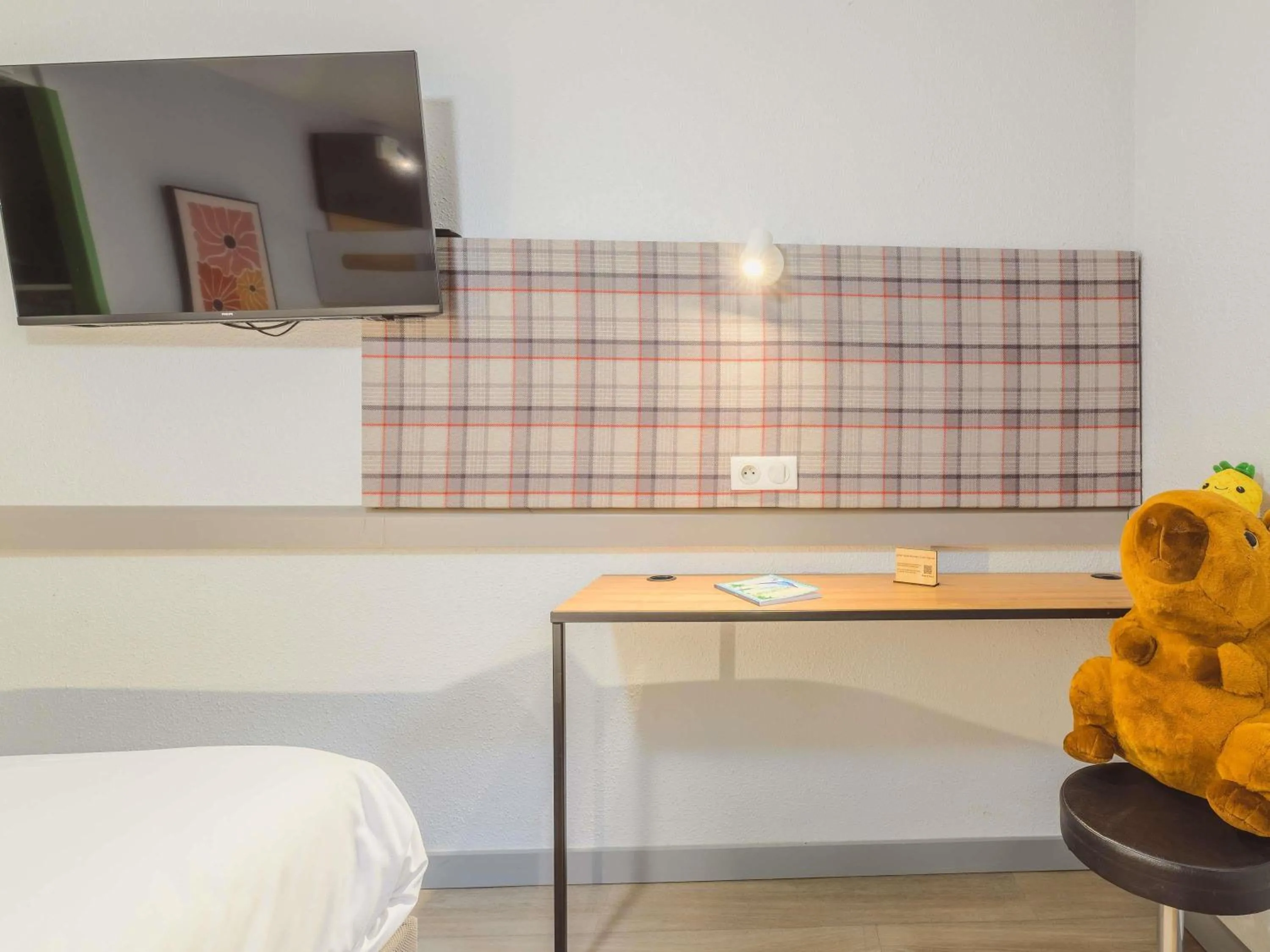 Bedroom, Bed in greet hôtel Annecy Cran-Gevrier by Accor