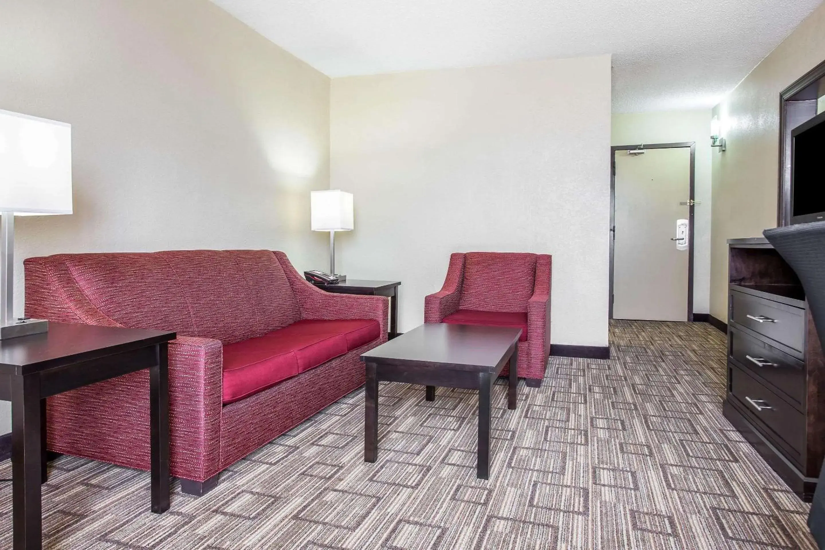 Photo of the whole room, Seating Area in Clarion Hotel Fort Mill Near Amusement Park
