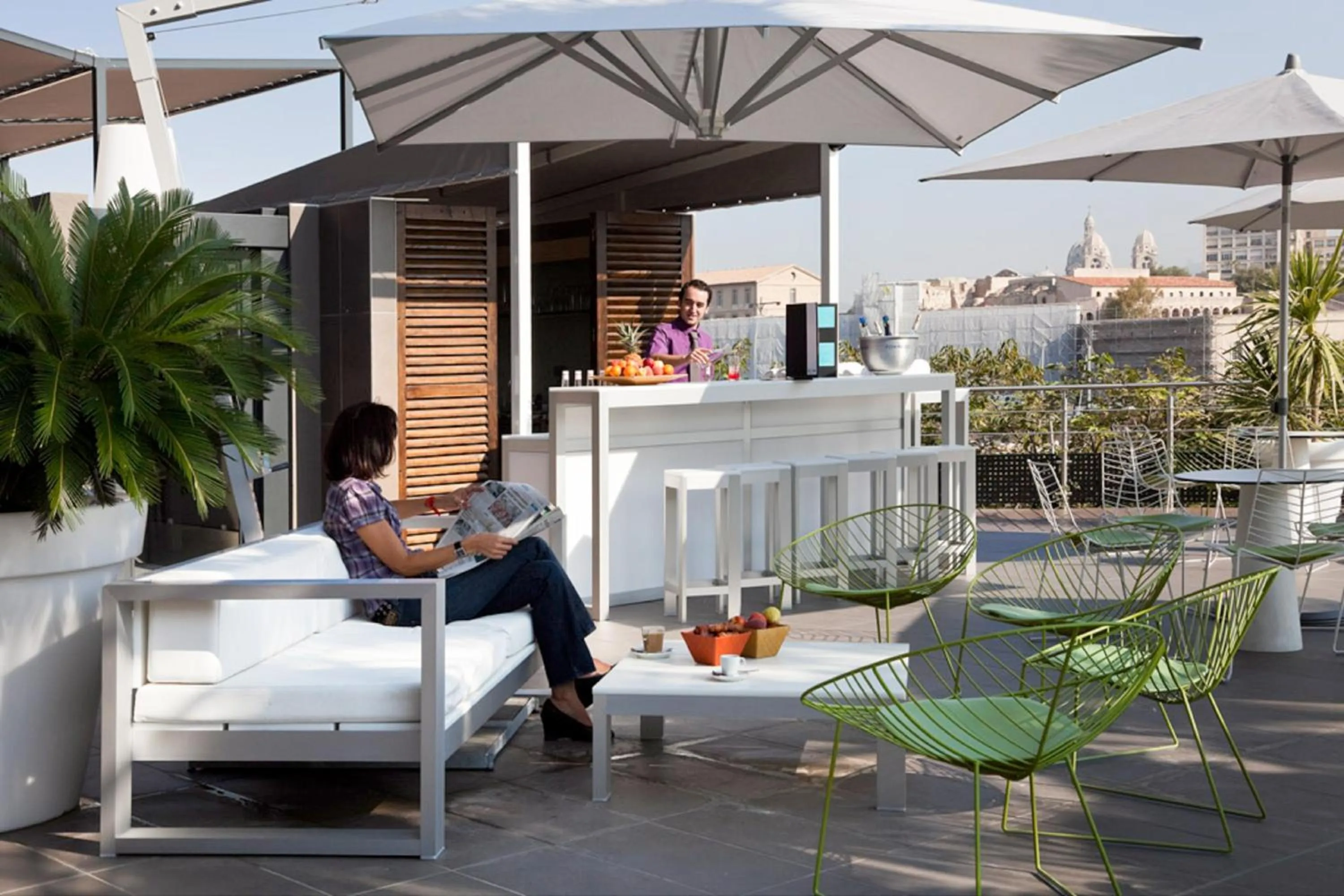 Lounge or bar in Novotel Marseille Vieux Port