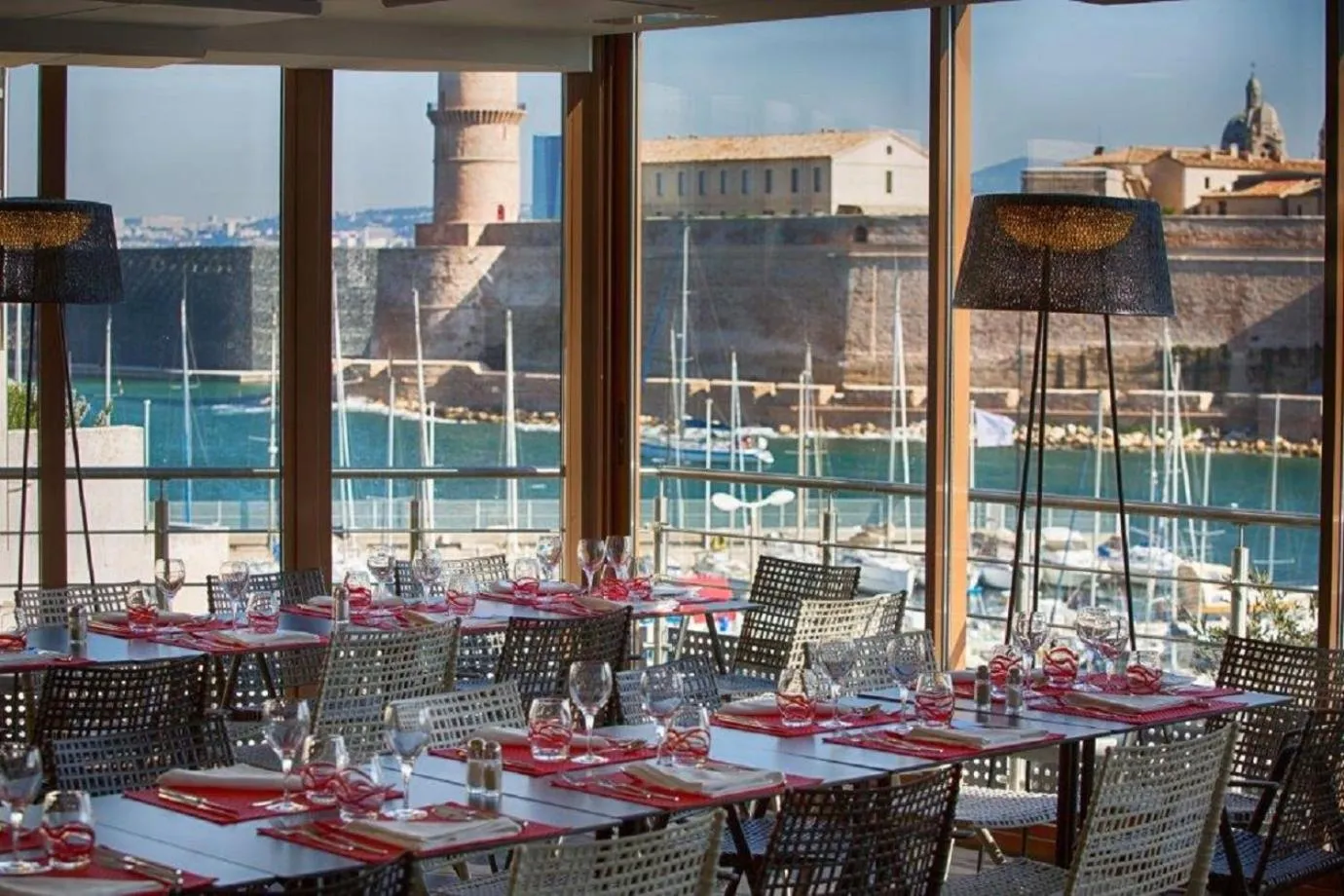 Restaurant/places to eat in Novotel Marseille Vieux Port