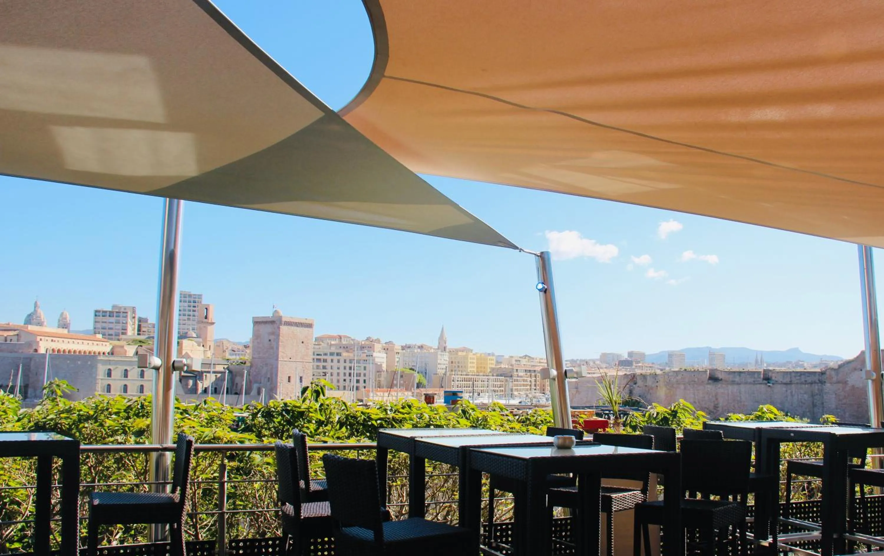 Patio in Novotel Marseille Vieux Port