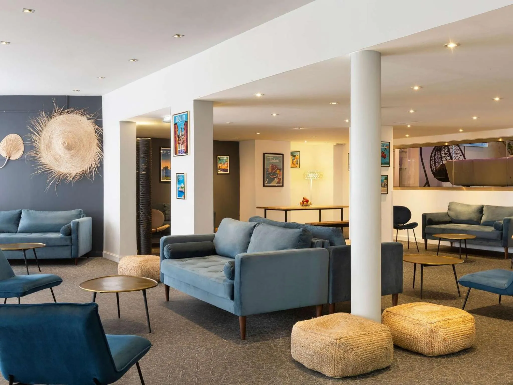 Lounge or bar in Novotel Marseille Vieux Port