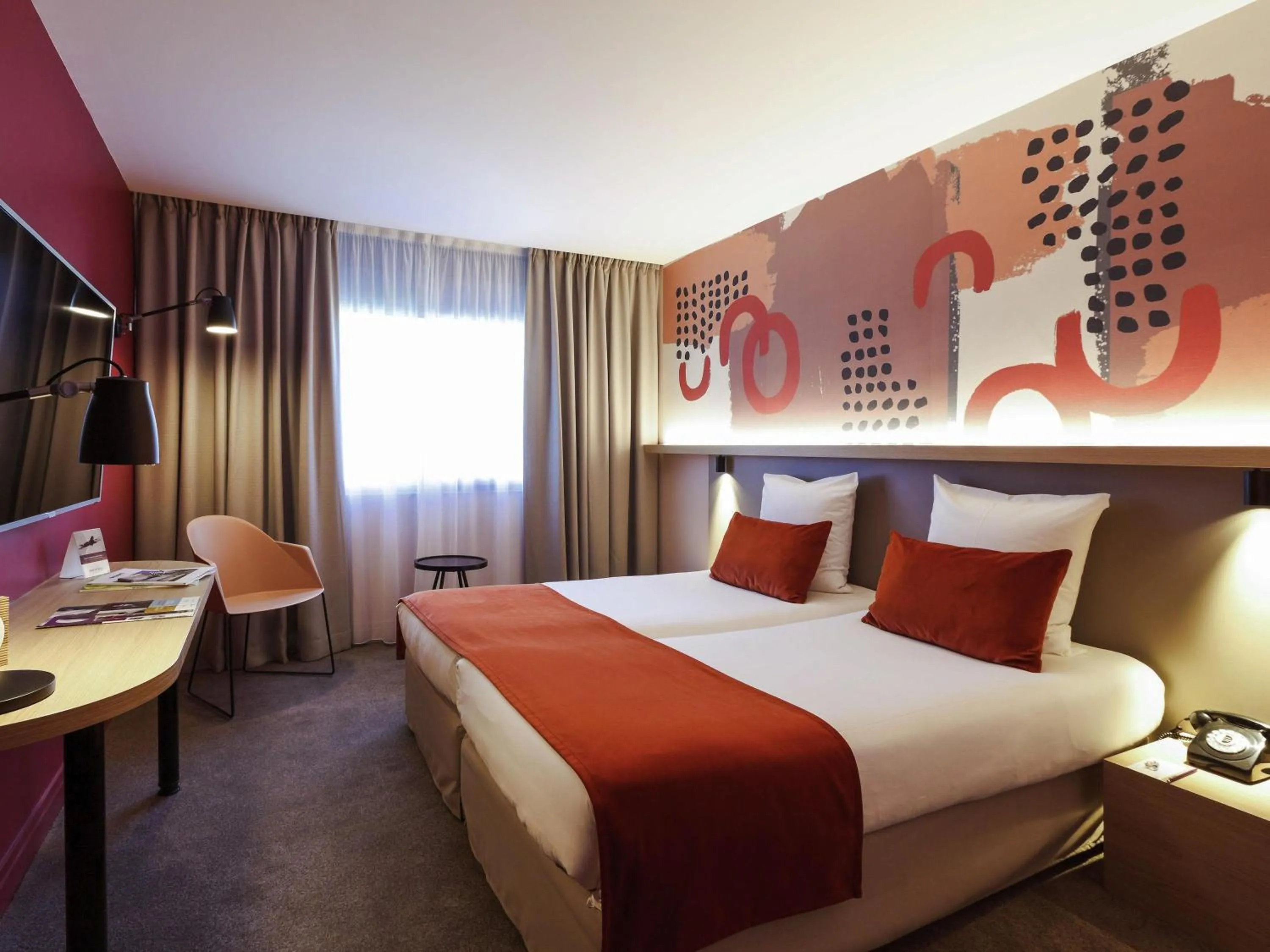 Bedroom, Bed in Mercure Lyon Charbonnières