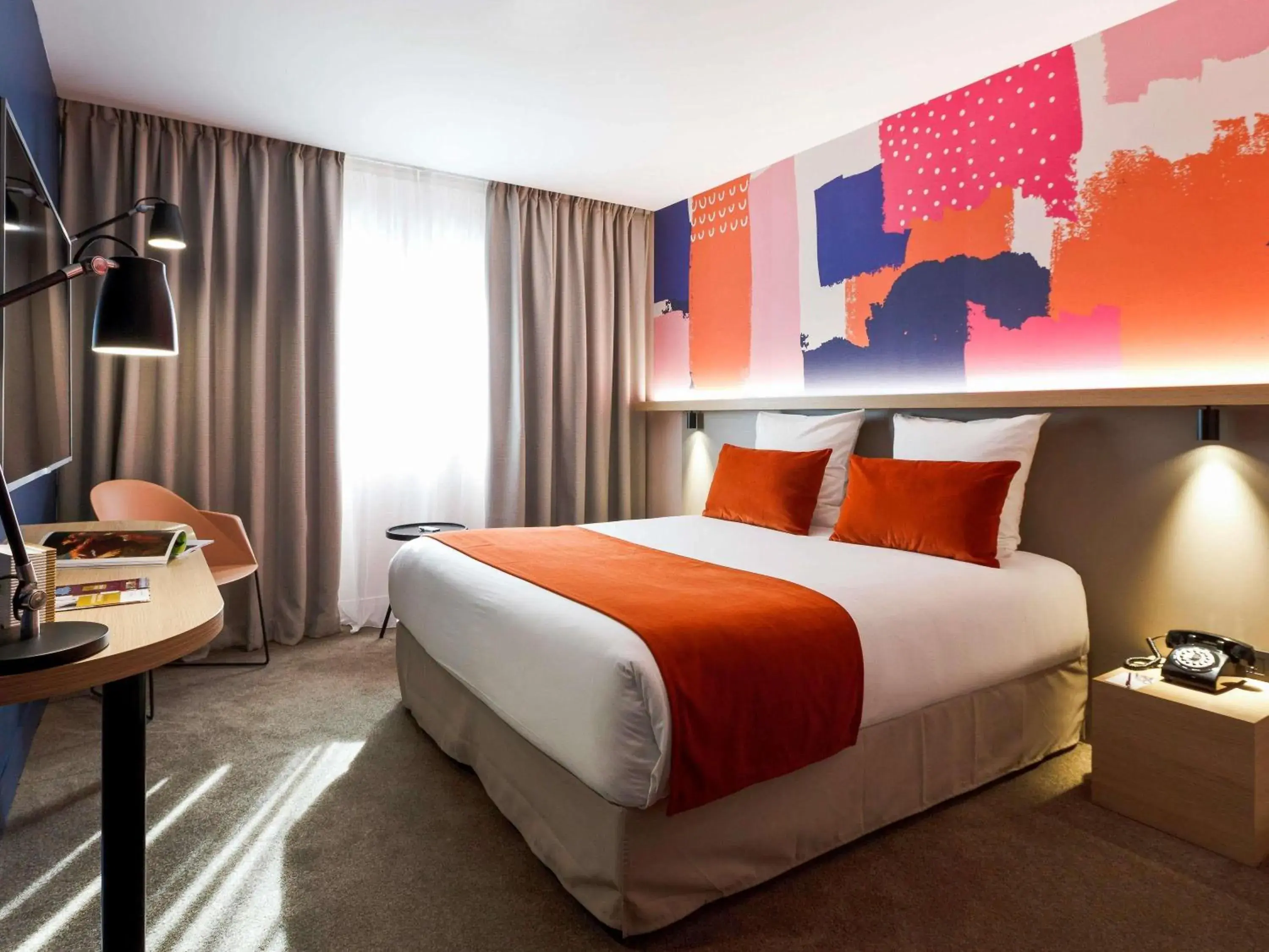 Bedroom, Bed in Mercure Lyon Charbonnières Bedroom, Bed in Mercure Lyon Charbonnières