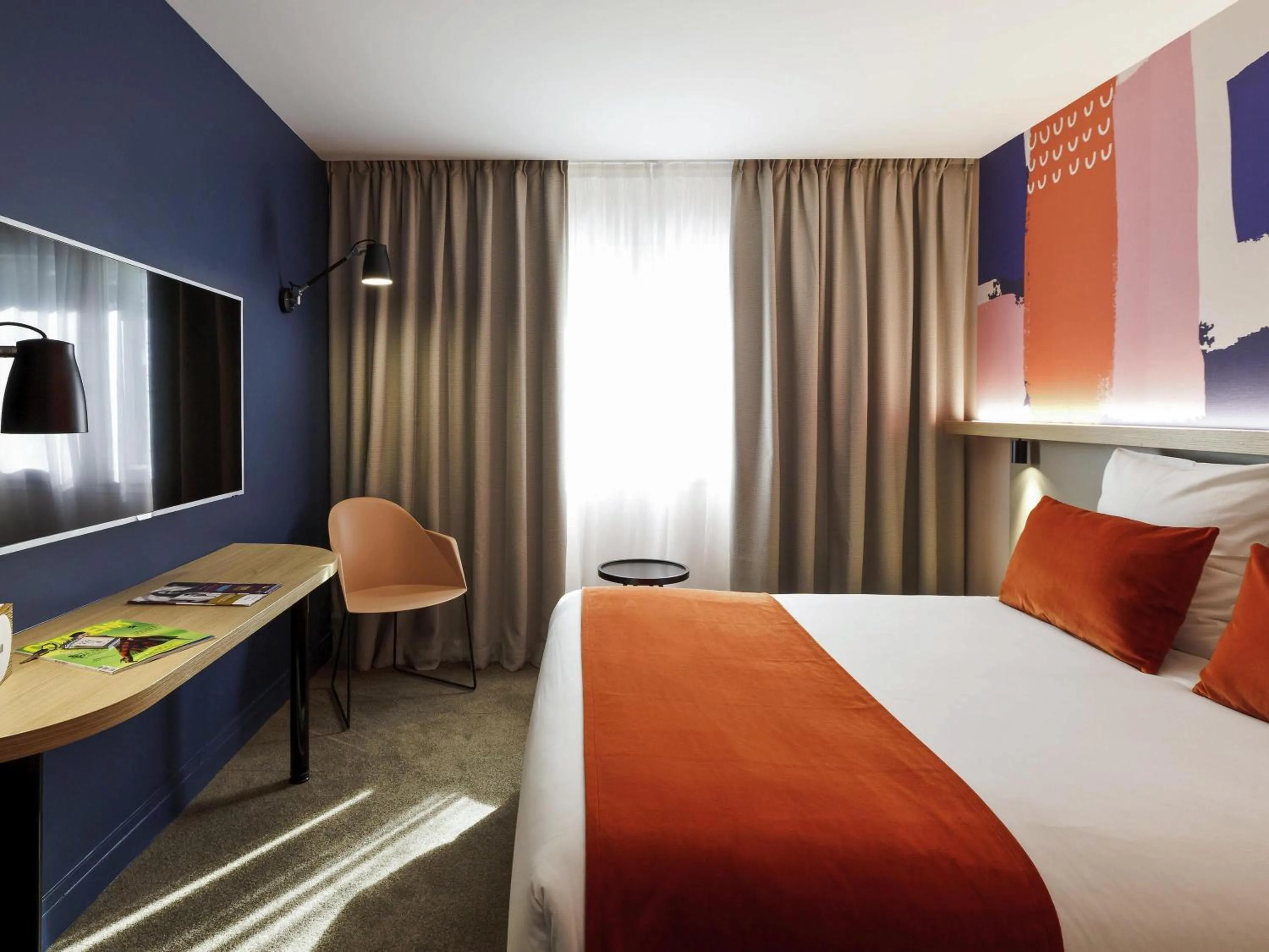 Bedroom, Bed in Mercure Lyon Charbonnières