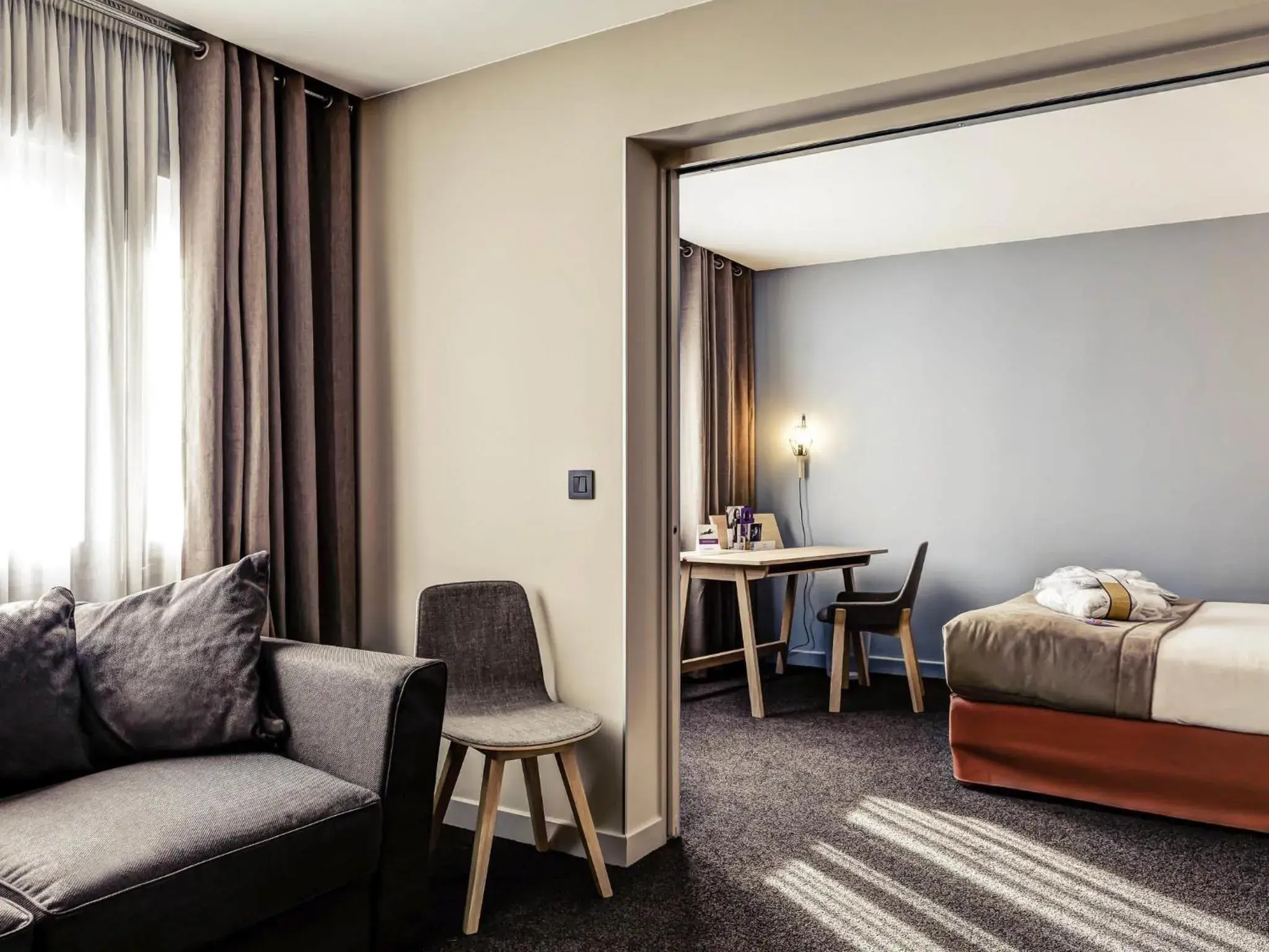 Bedroom, Bed in Mercure Lyon Charbonnières Bedroom, Bed in Mercure Lyon Charbonnières