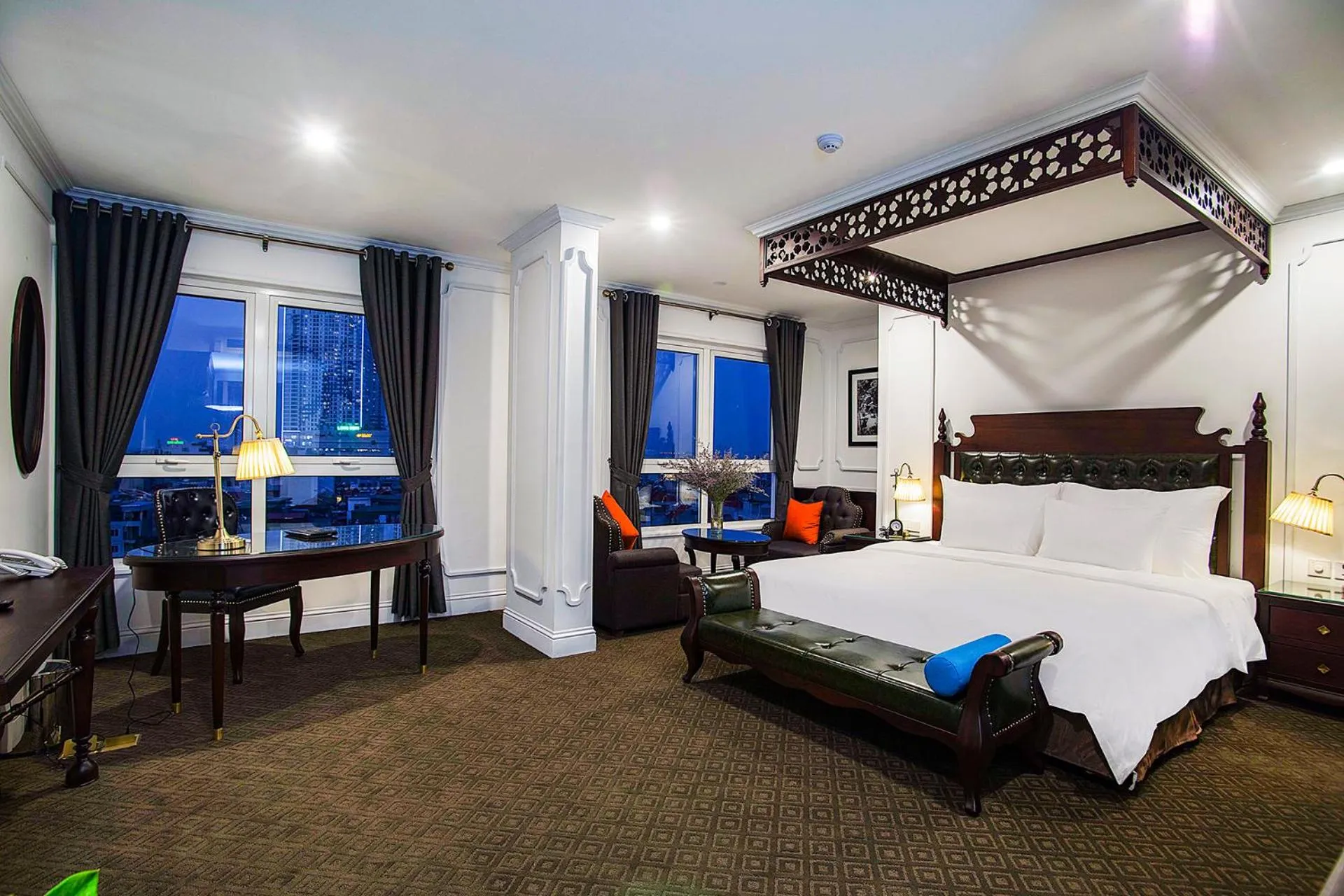 Bathroom in New Era Hotel & Villa