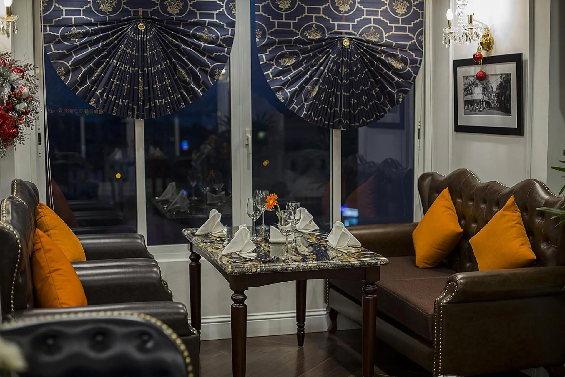 Restaurant/Places to Eat in New Era Hotel & Villa