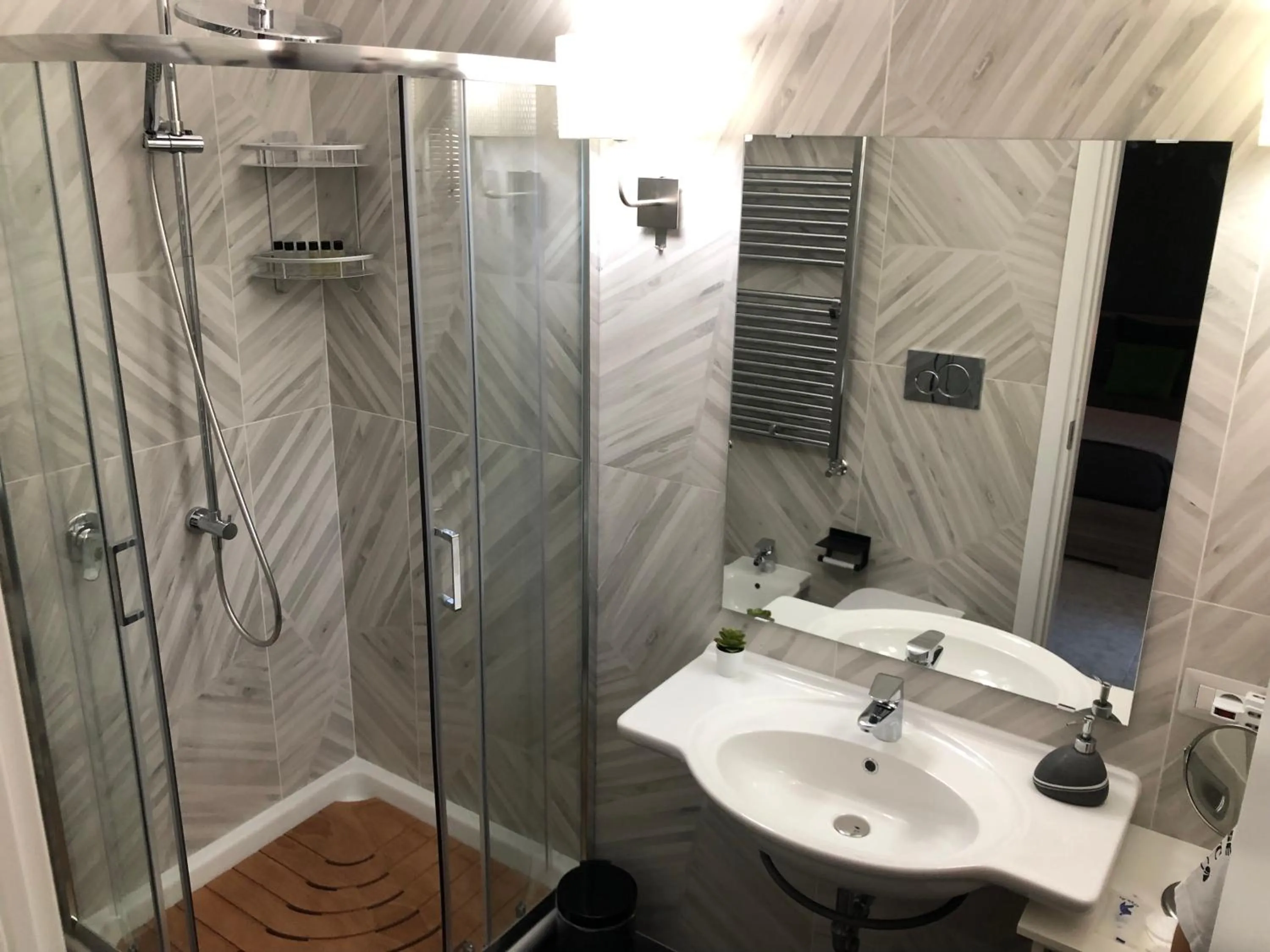 Shower in PINOTTO BNB