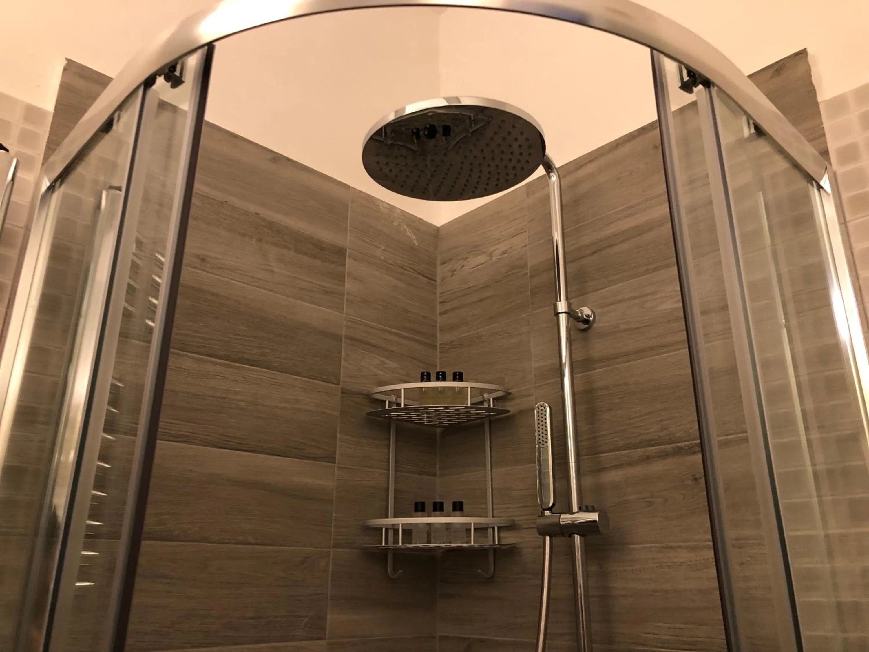 Shower in PINOTTO BNB