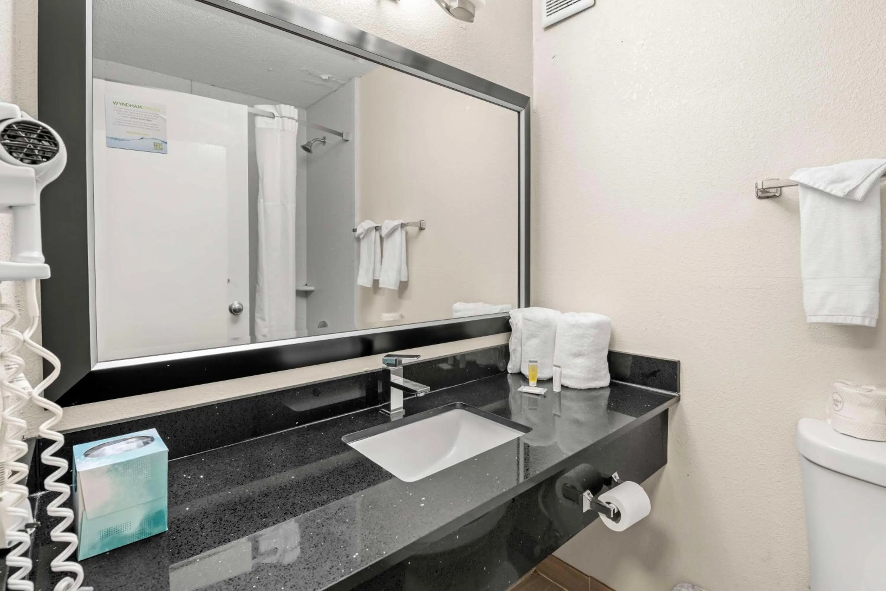 Bathroom in Red Lion Hotel Charlotte