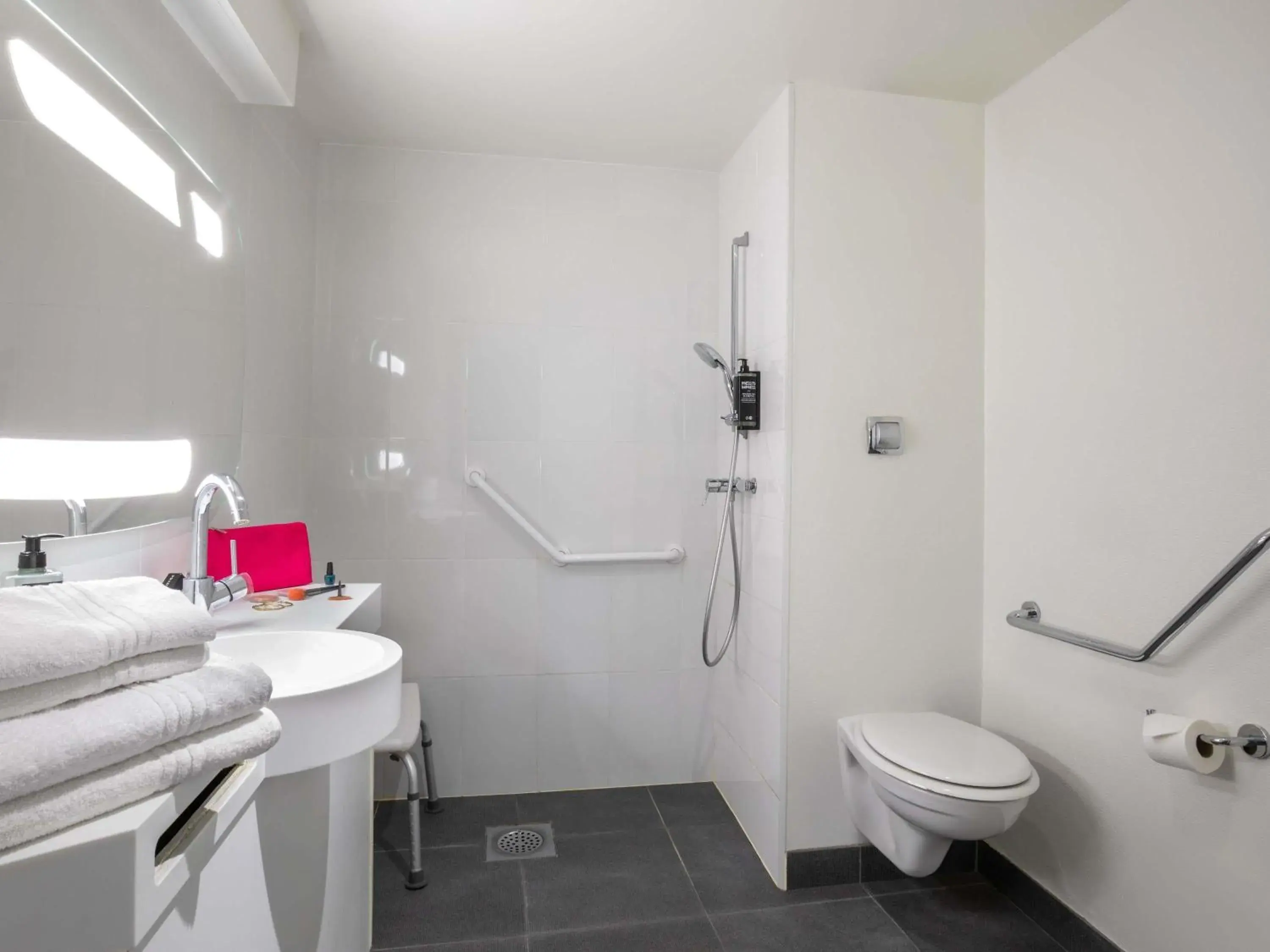 Bedroom in ibis Styles Paris Bercy Bedroom in ibis Styles Paris Bercy