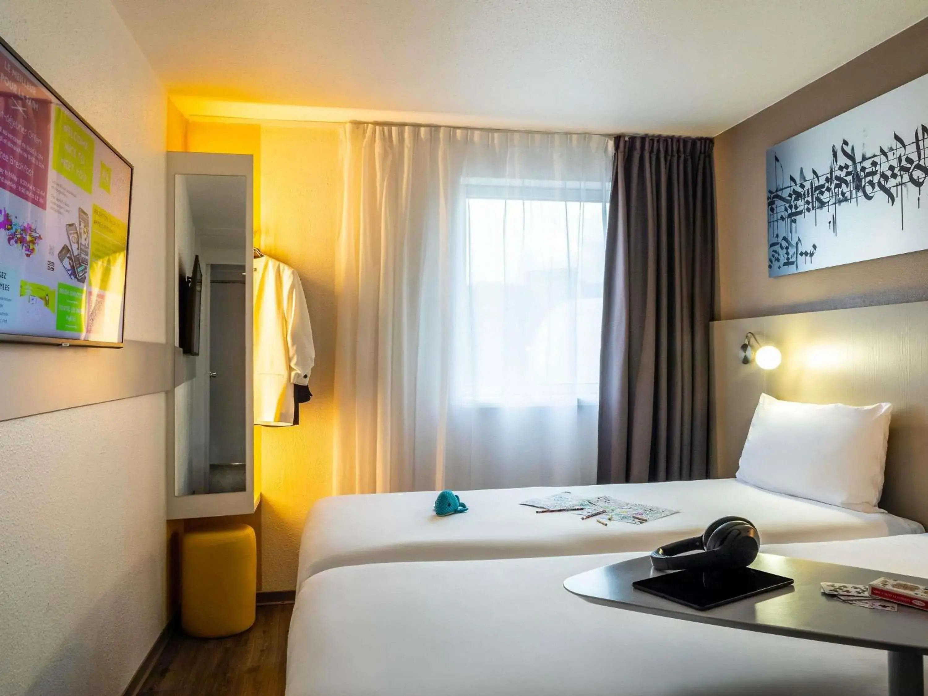 Property building, Bed in ibis Styles Paris Bercy Property building, Bed in ibis Styles Paris Bercy