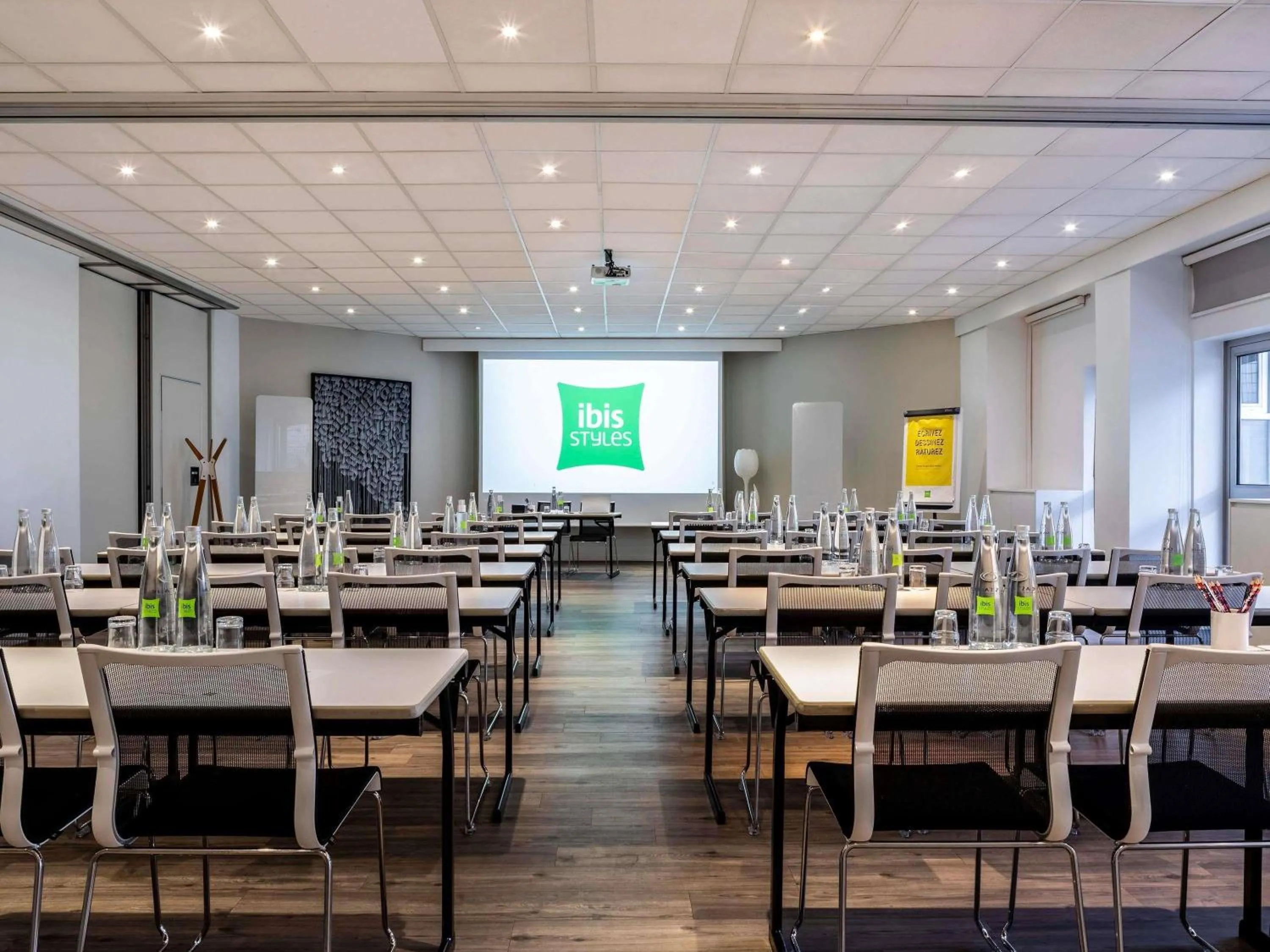 Meeting/conference room in ibis Styles Paris Bercy