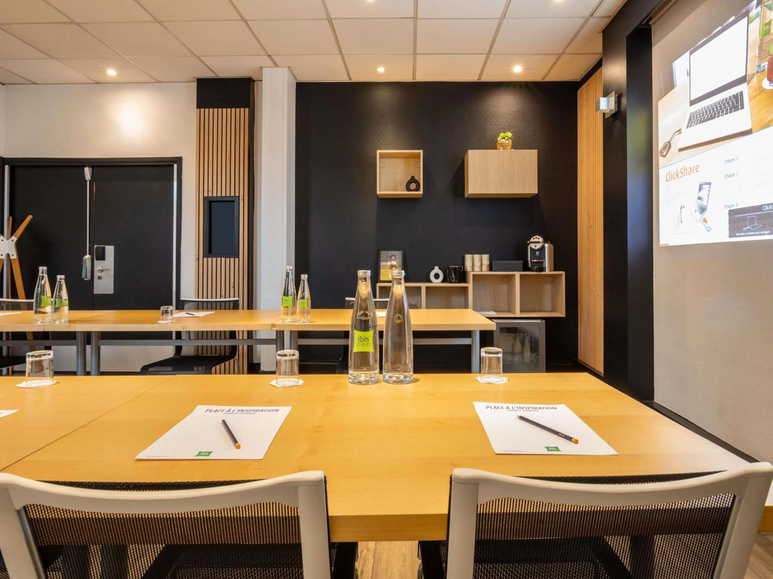 Meeting/conference room in ibis Styles Paris Bercy
