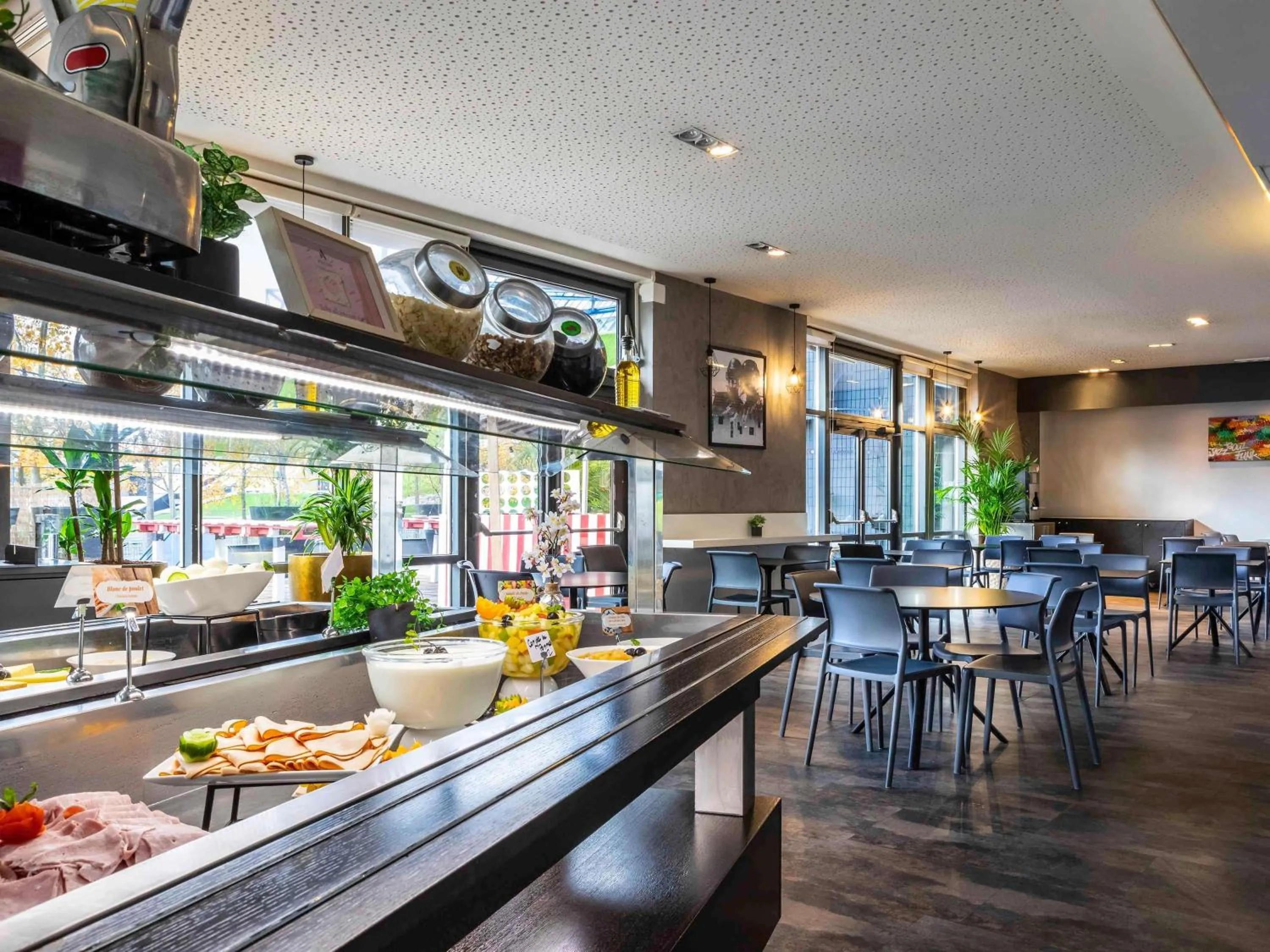 Breakfast in ibis Styles Paris Bercy