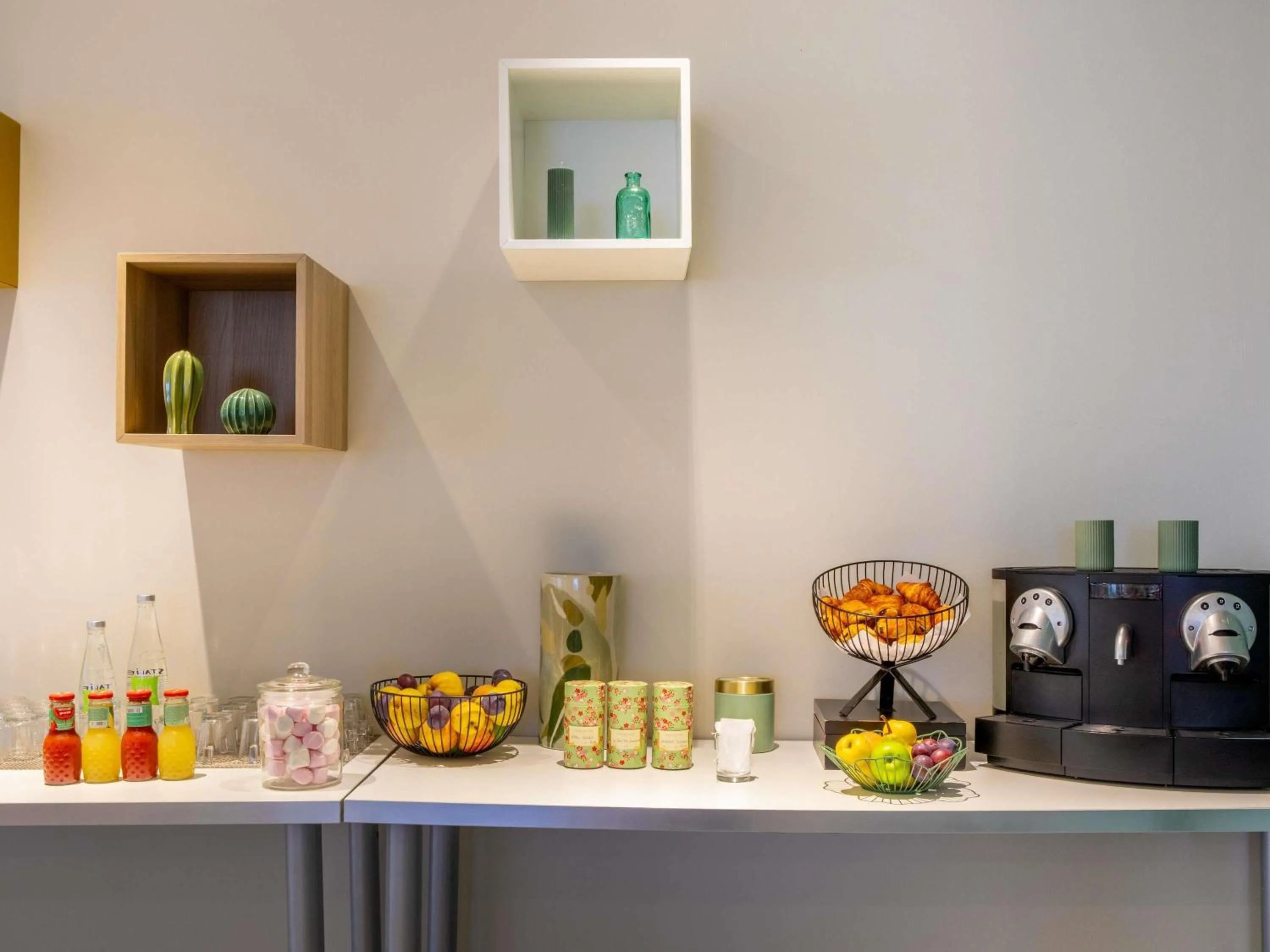 Meeting/conference room in ibis Styles Paris Bercy