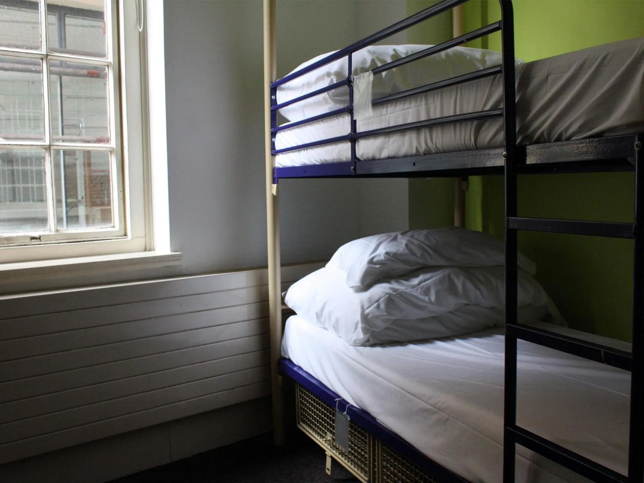 Day, Bed in Rock n Bowl