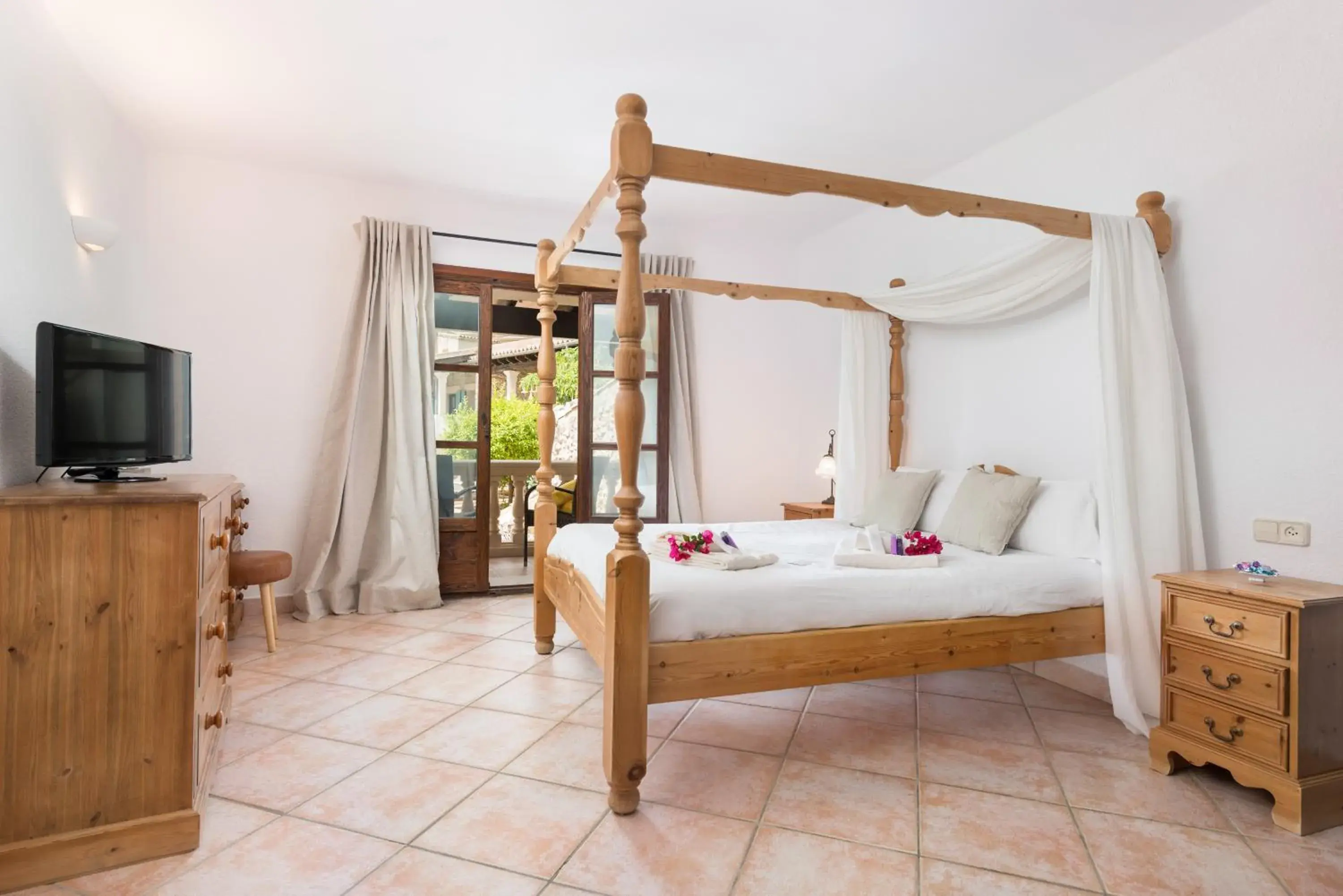 Photo of the whole room, Bed in New Can Furios Hotel by Can Calco Hotels Photo of the whole room, Bed in New Can Furios Hotel by Can Calco Hotels