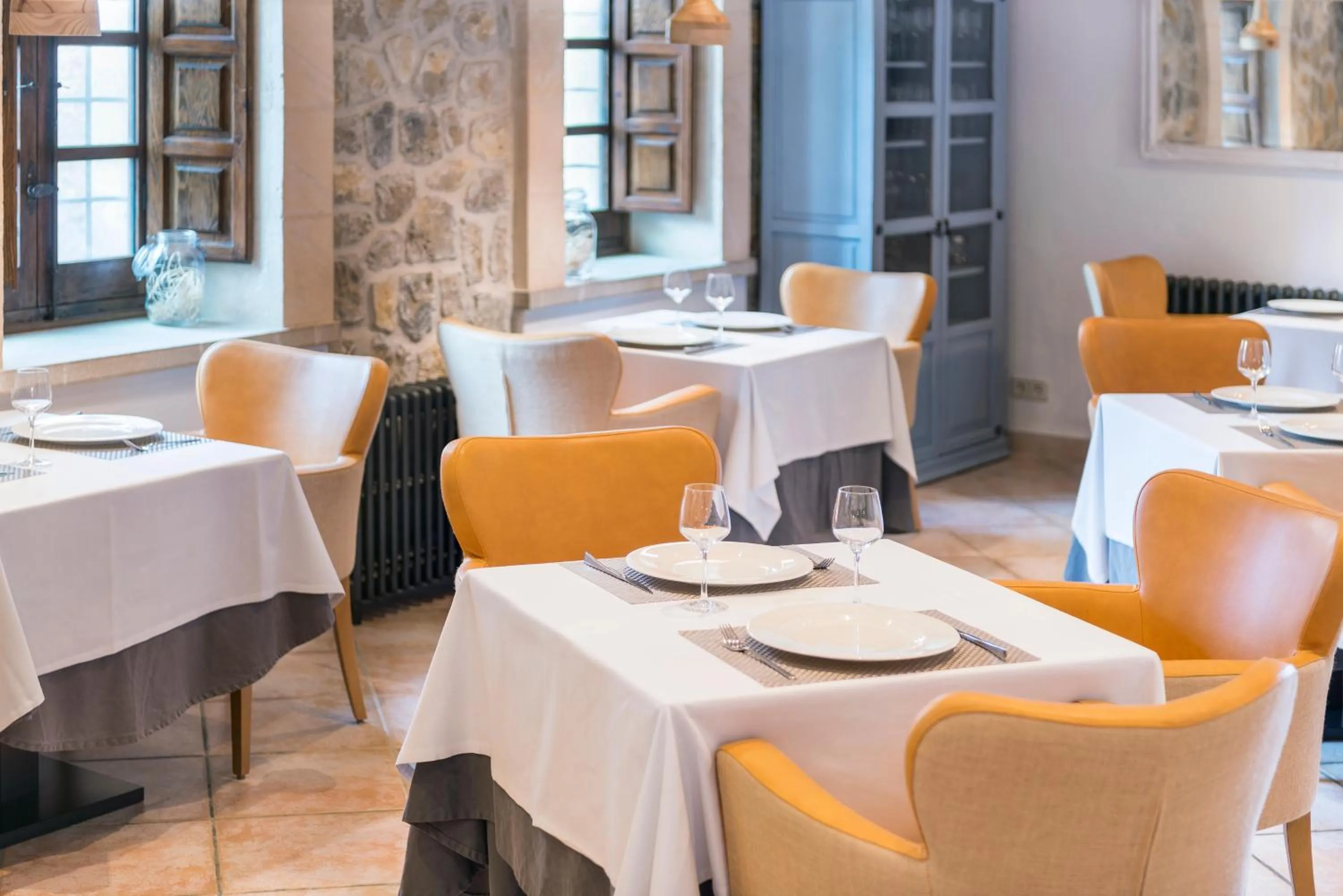 Restaurant/places to eat in New Can Furios Hotel by Can Calco Hotels