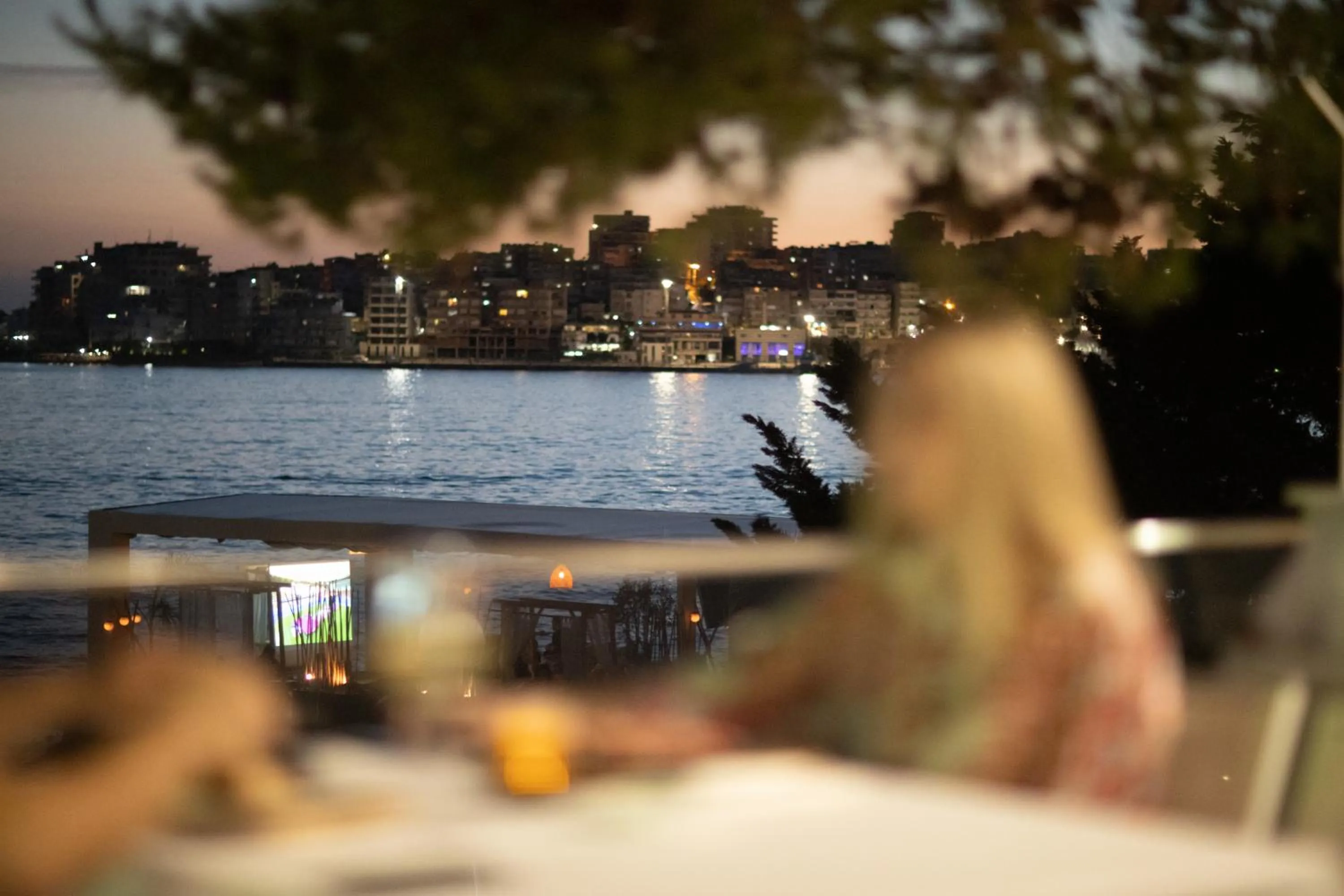 Restaurant/places to eat in Hotel Jaroal