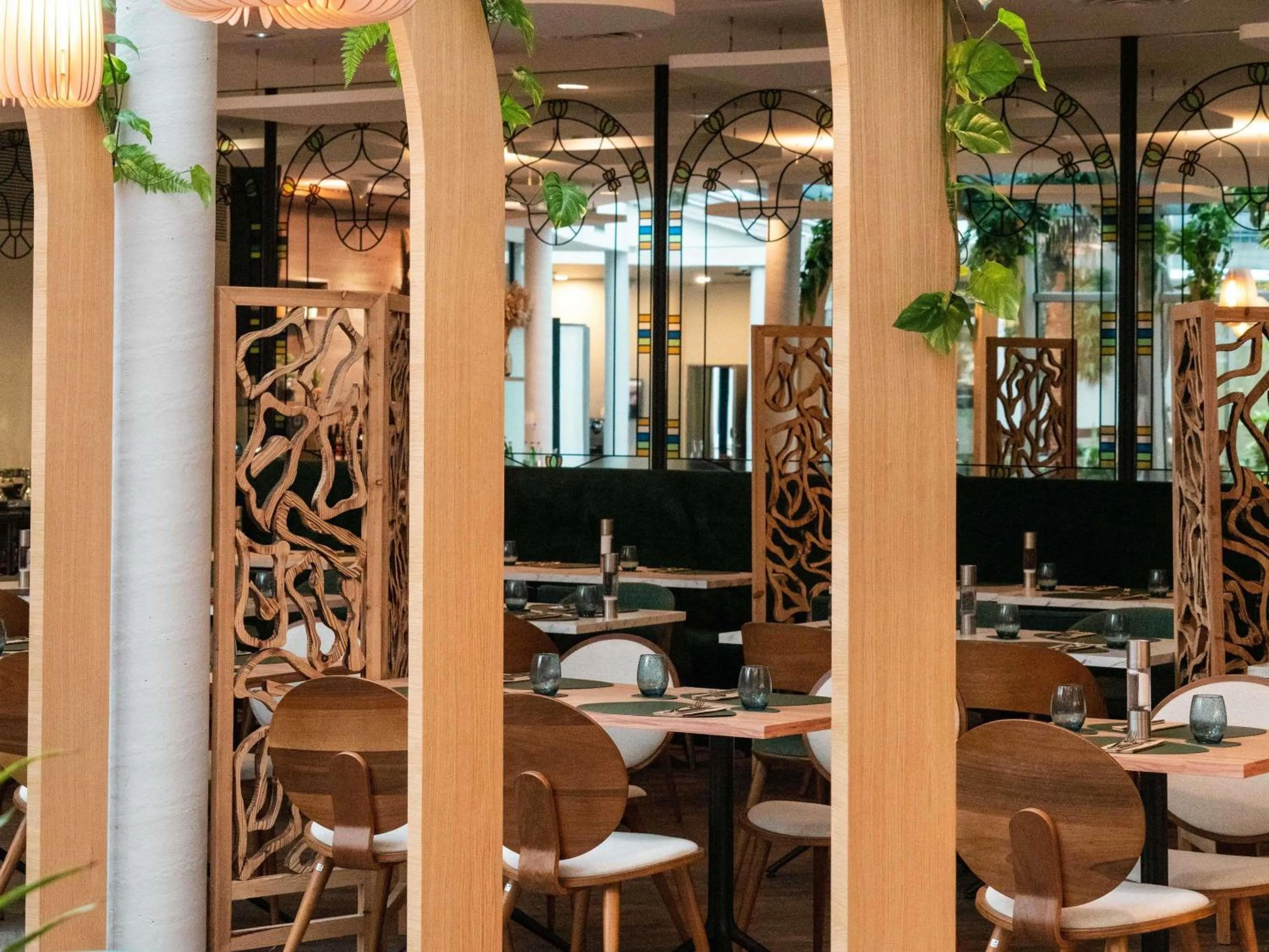 Restaurant/places to eat in Mercure Paris Val de Fontenay