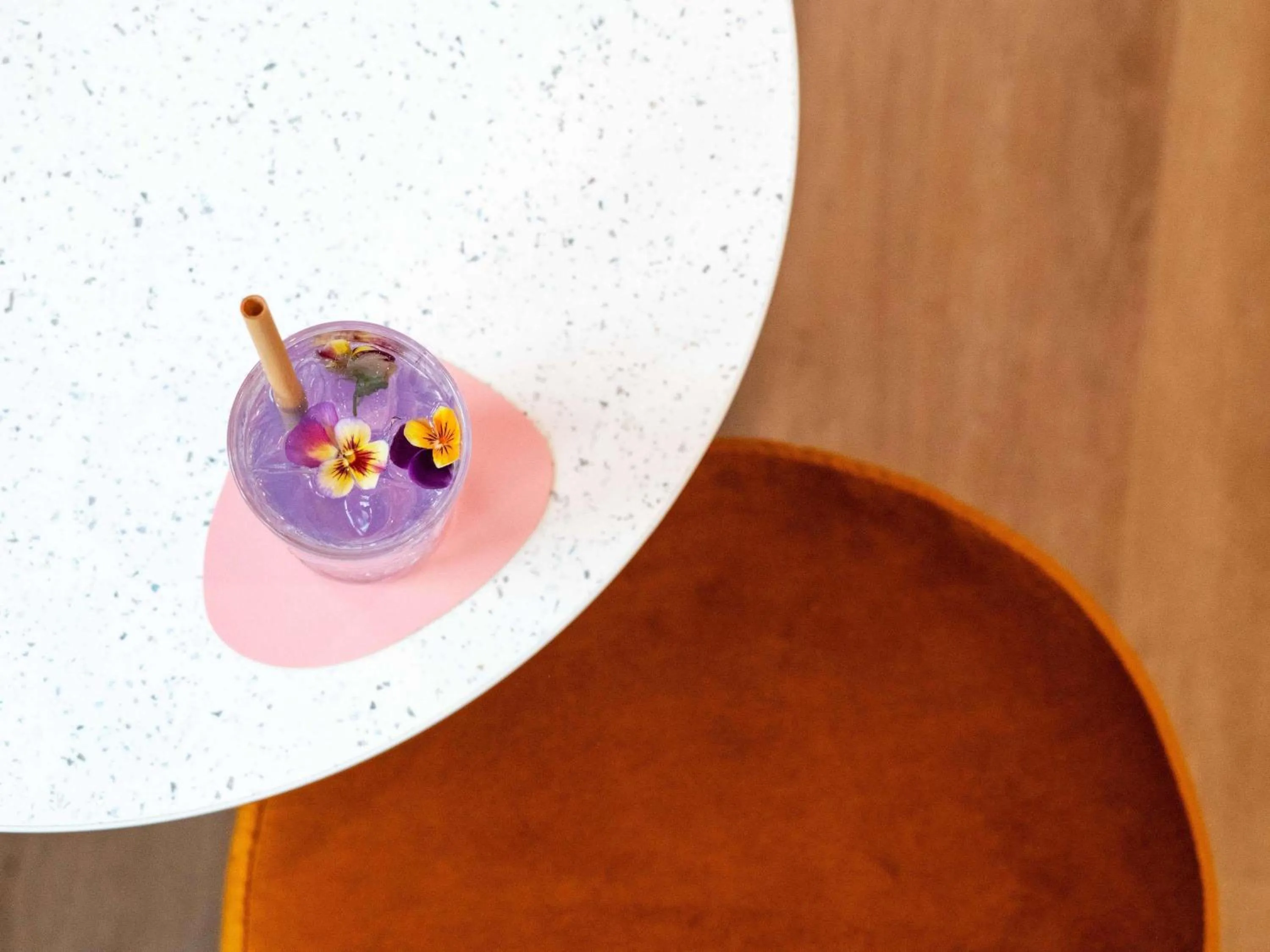 Lounge or bar in Mercure Paris Val de Fontenay