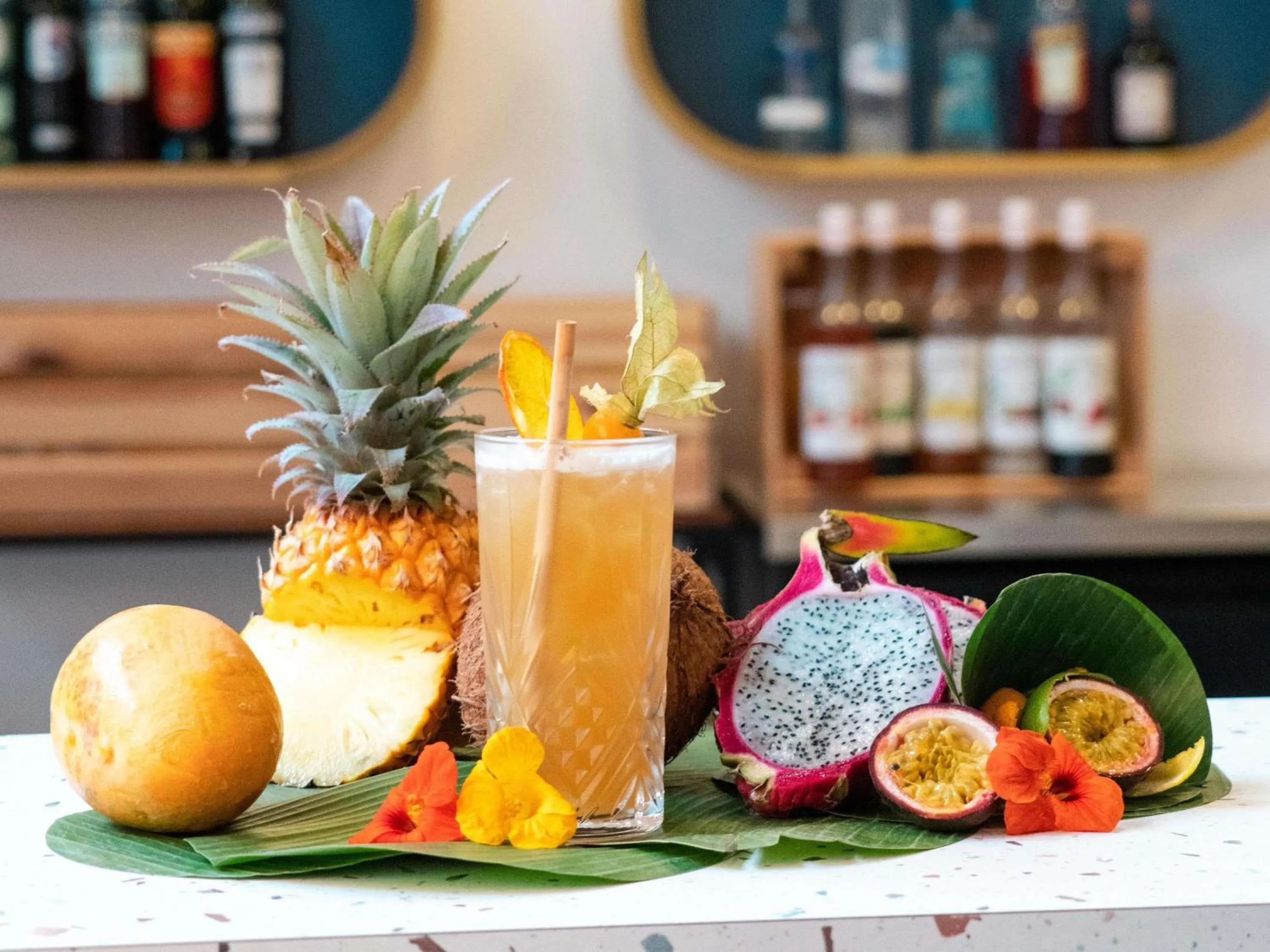 Lounge or bar in Mercure Paris Val de Fontenay