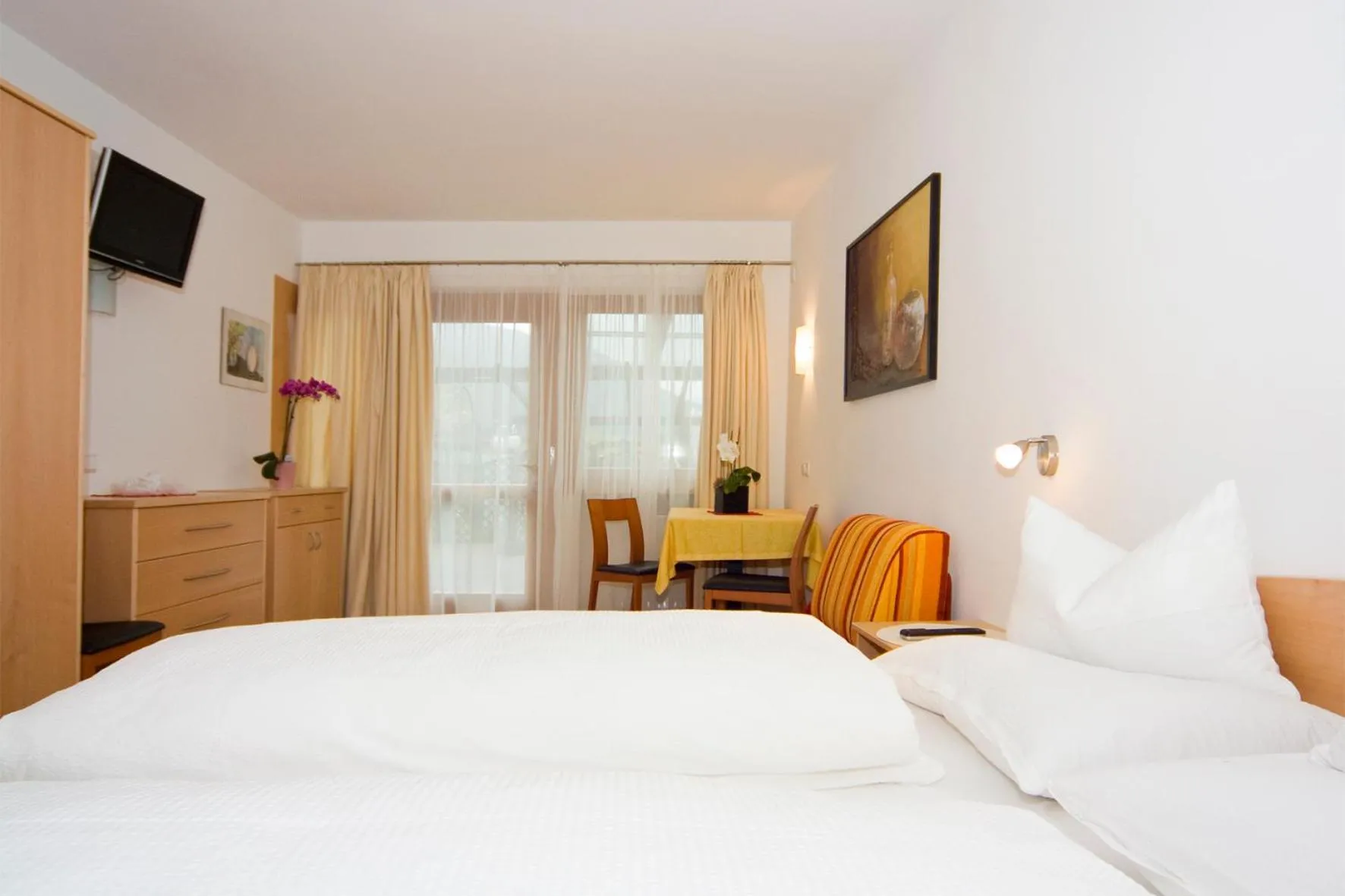 Bed in Pizzeria Restaurant Wieser