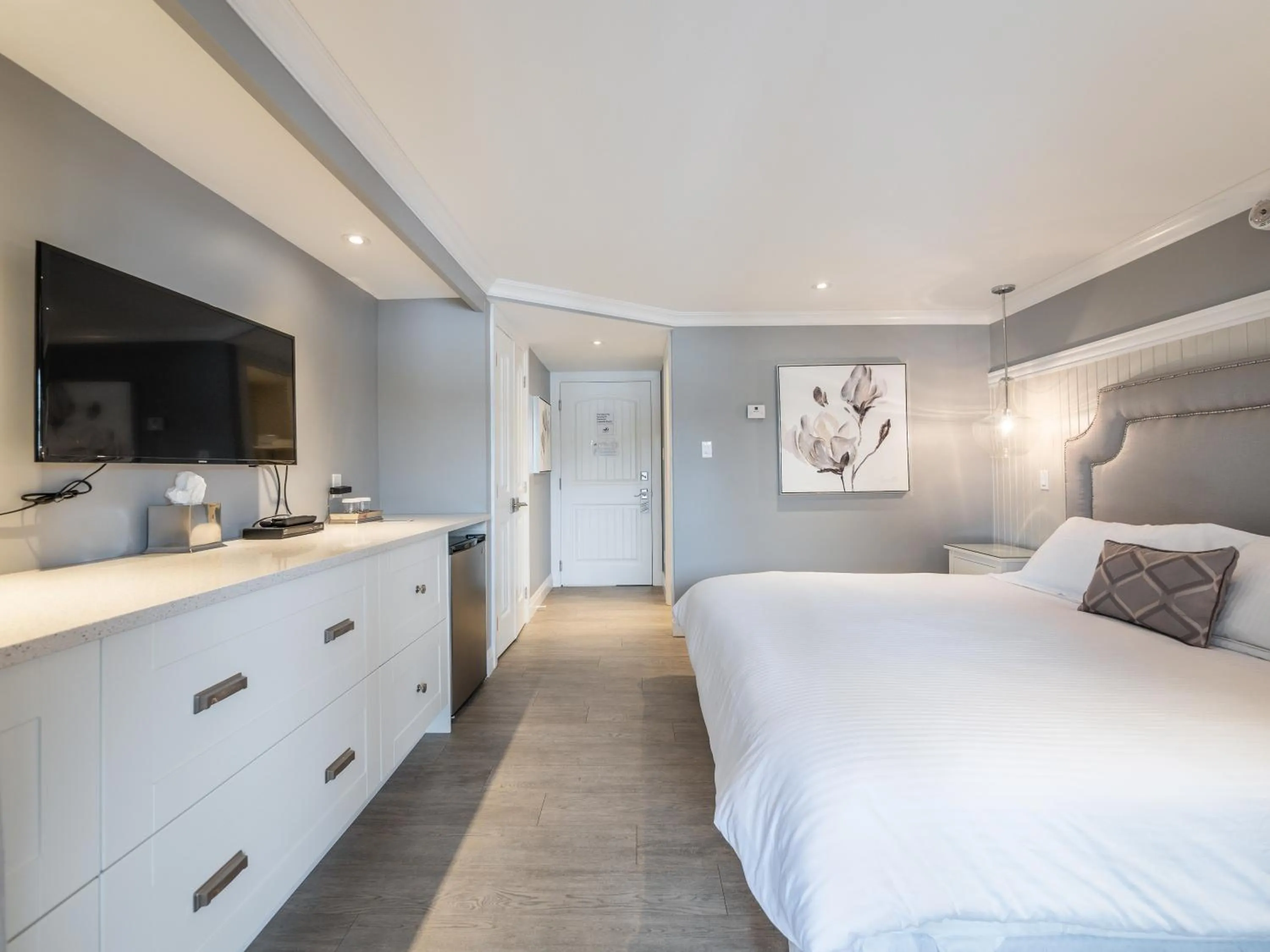 Bed in Somerset Lakeside Resort