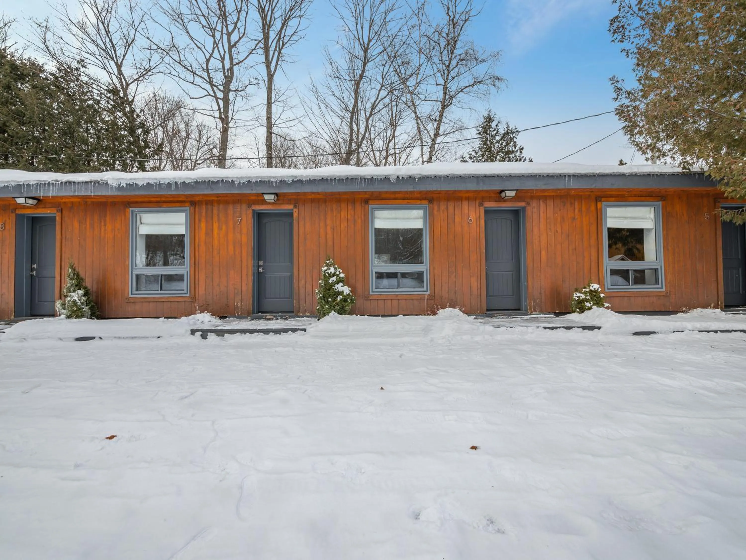 Property building in Somerset Lakeside Resort