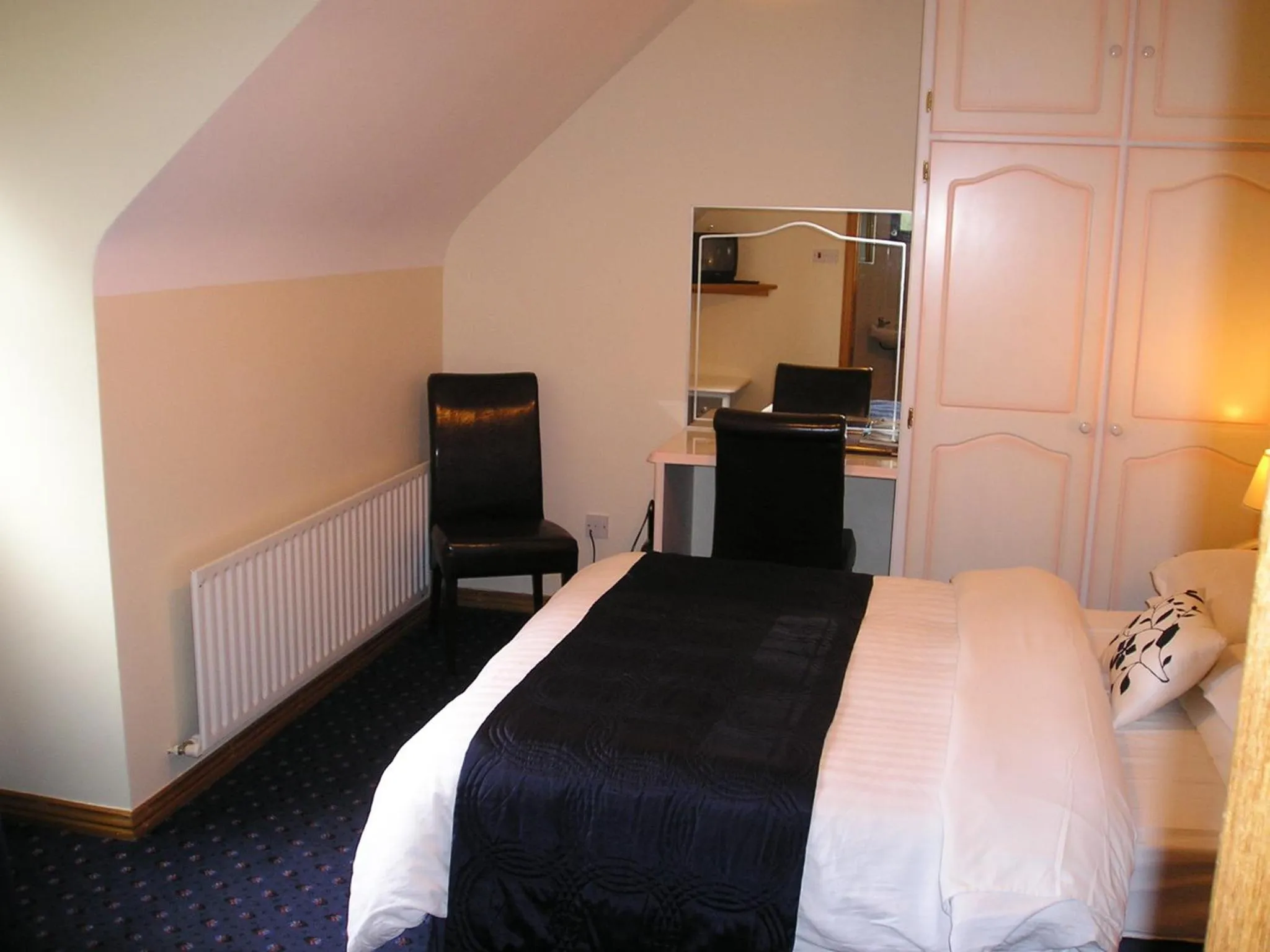 Photo of the whole room in Mountain View Guesthouse