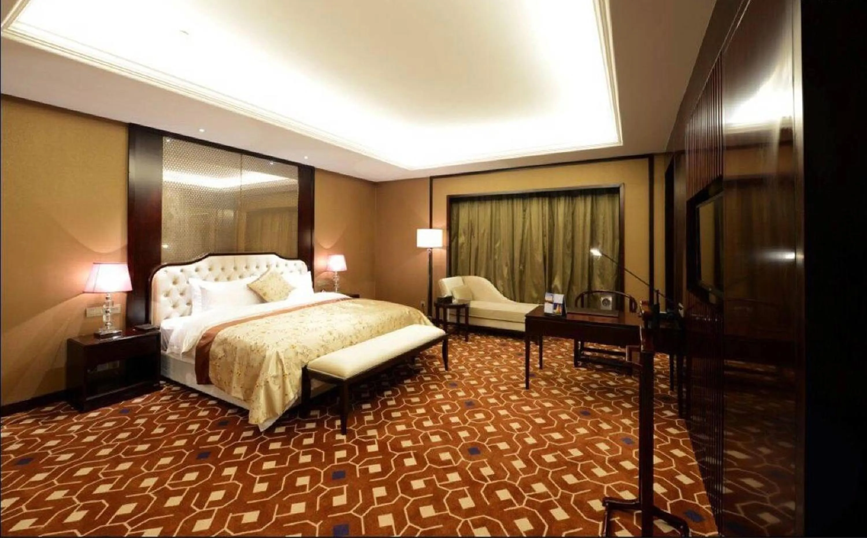 Bed in Jinling New Town Hotel Nanjing