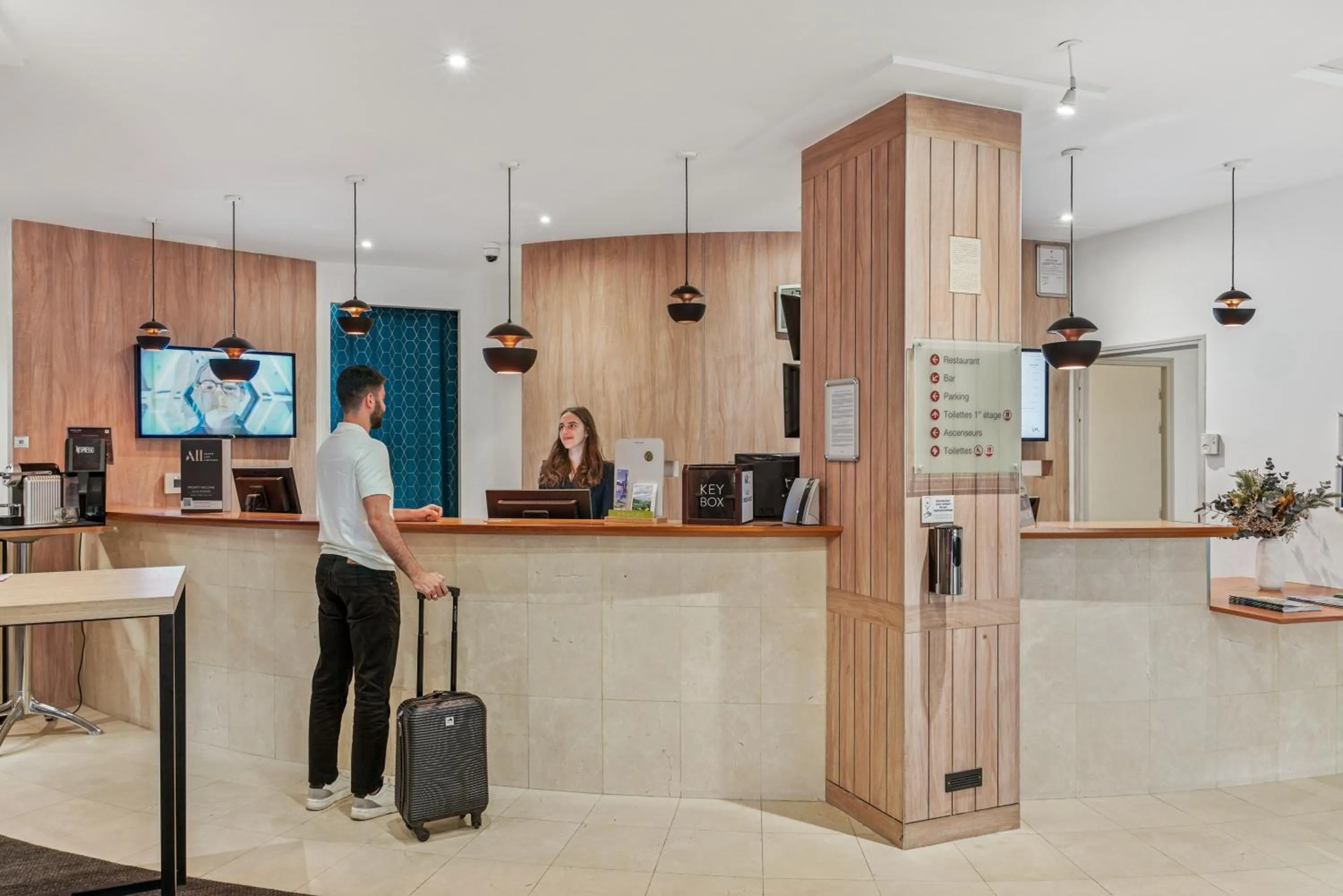 Lobby or reception in Mercure Paris Porte d'Orleans