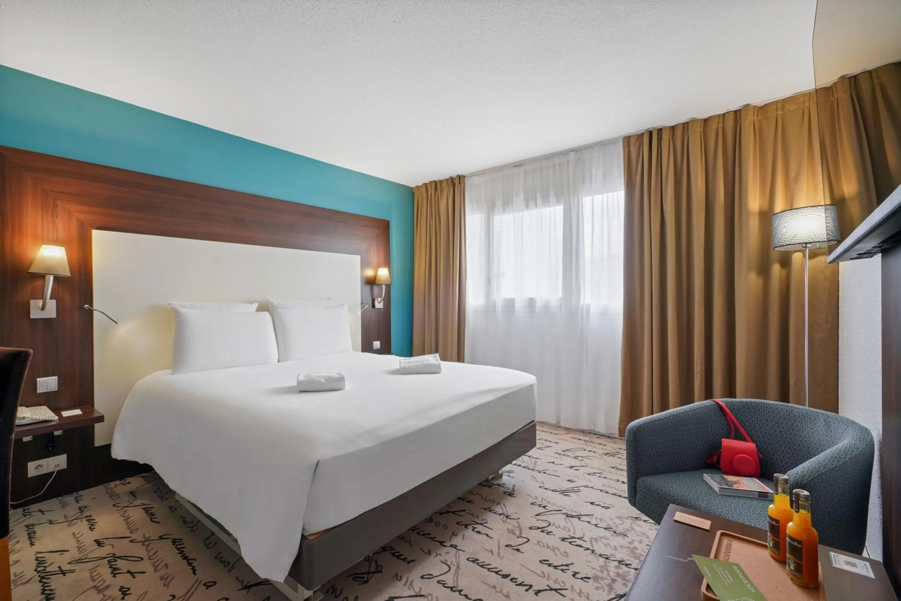 Bedroom, Bed in Mercure Paris Porte d'Orleans