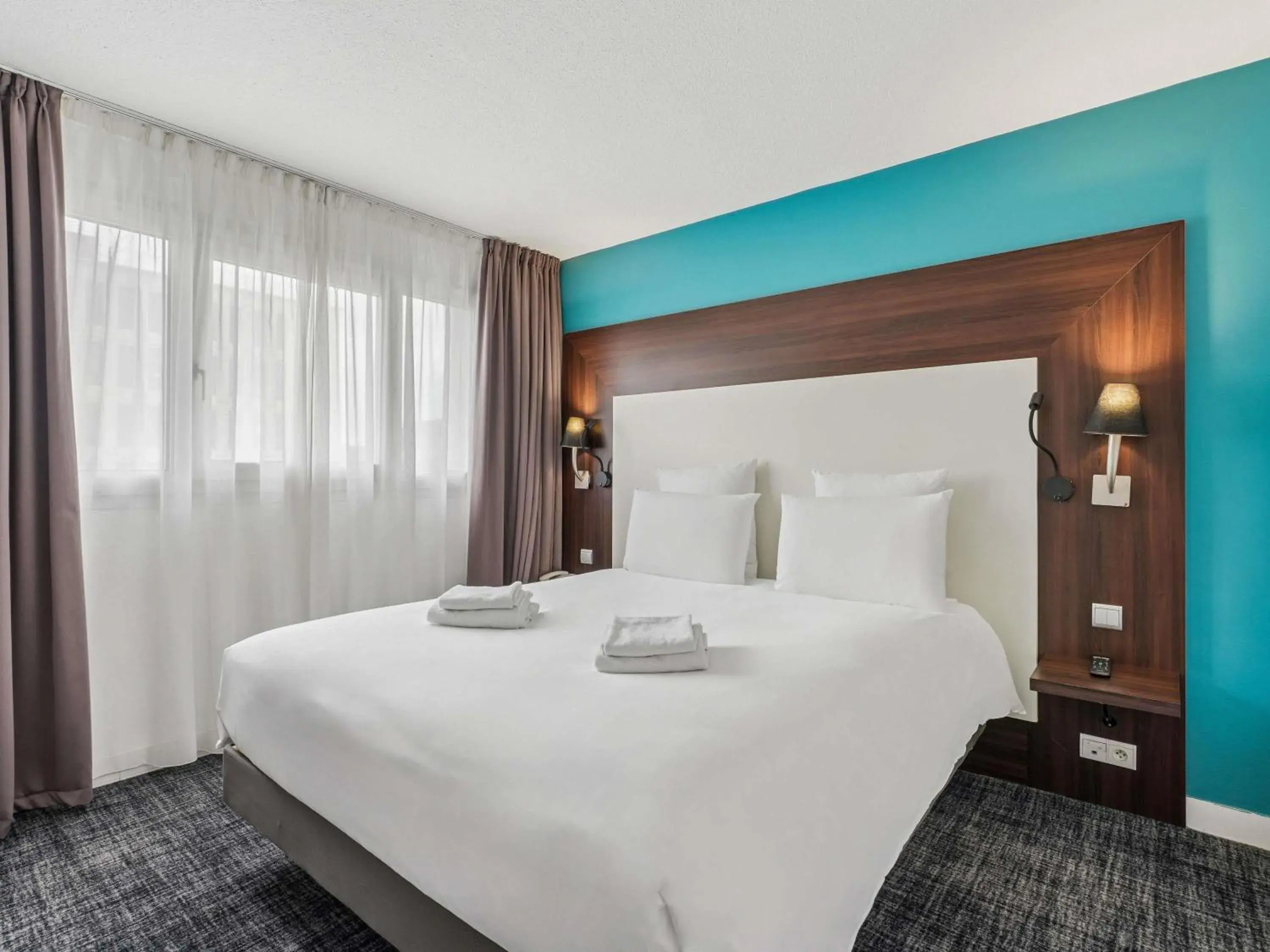 Bedroom, Bed in Mercure Paris Porte d'Orleans Bedroom, Bed in Mercure Paris Porte d'Orleans