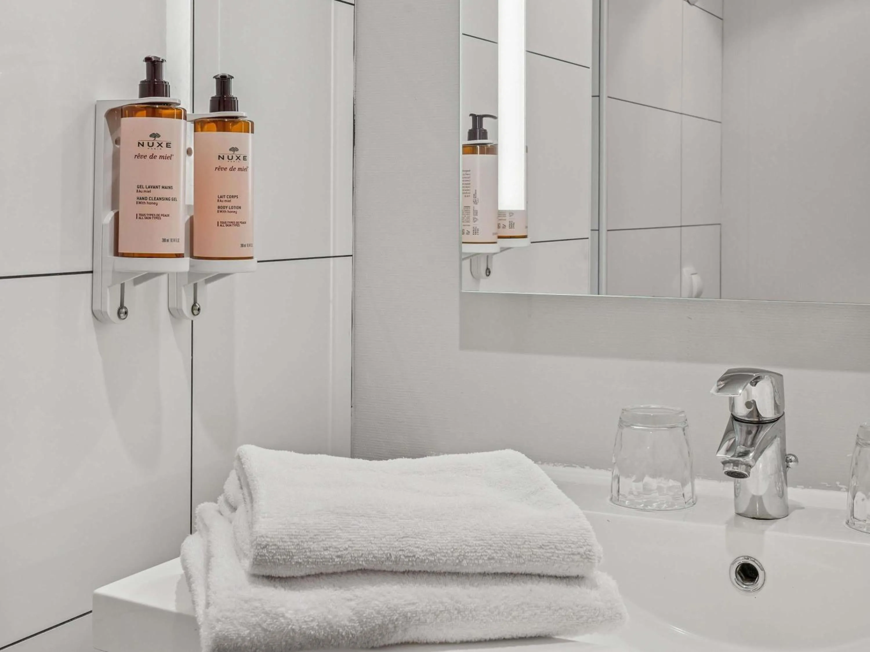 Bedroom in Mercure Paris Porte d'Orleans